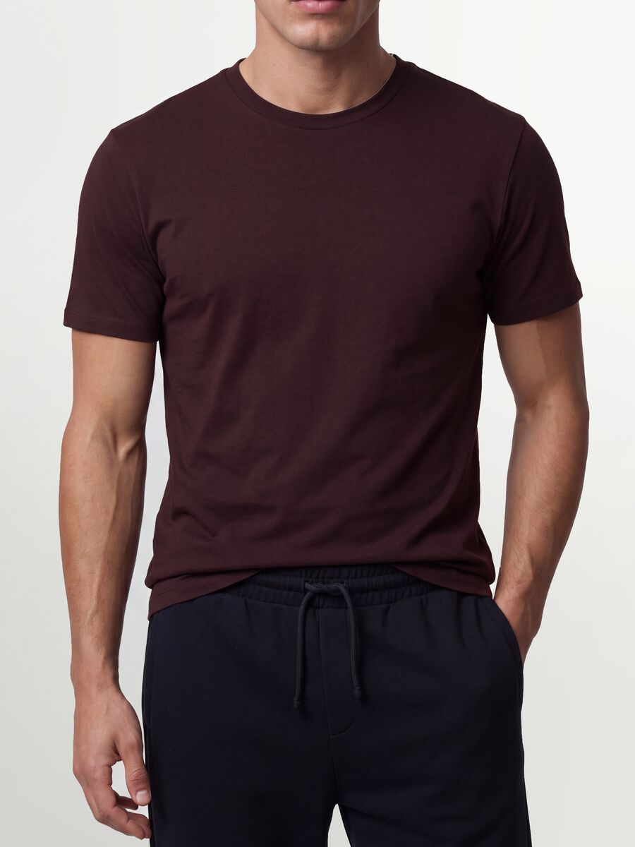 T-shirt marrone in cotone organico a maniche corte slim fit_2