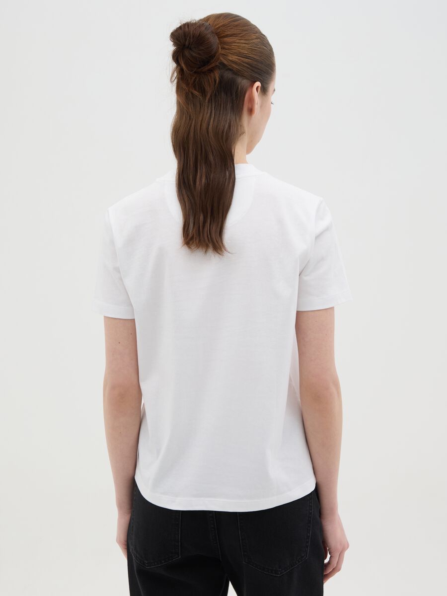 White T-shirt in cotton with lace bow_3