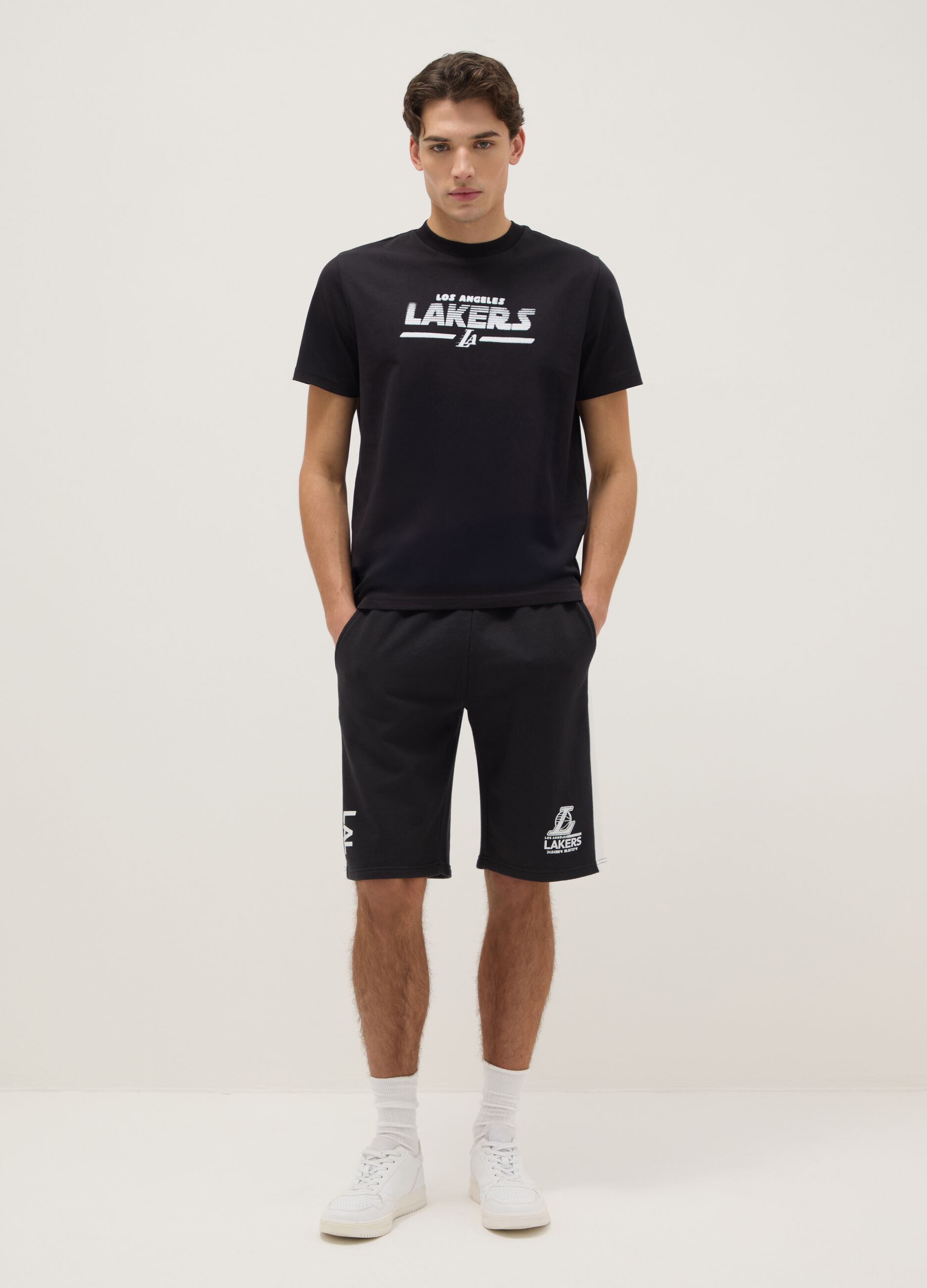 Black cotton blend regular fit sports shorts with Lakers logo