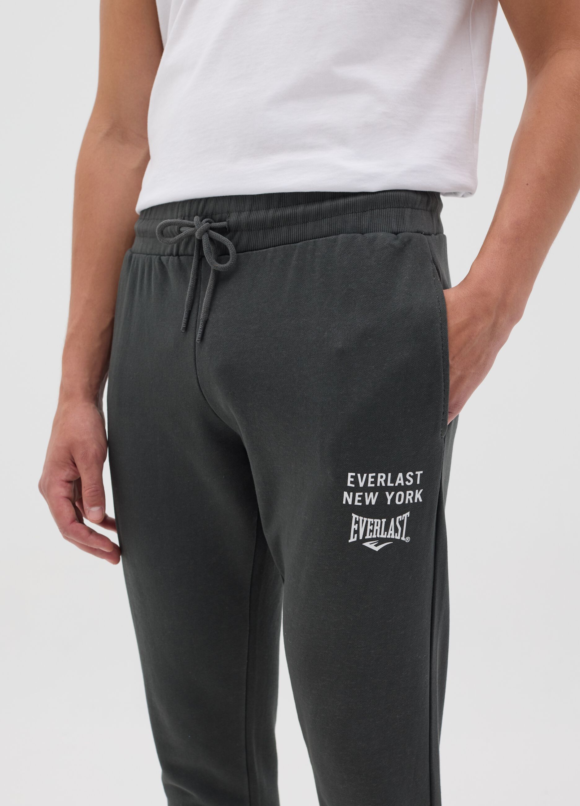 Slim-fit joggers with drawstring and logo print