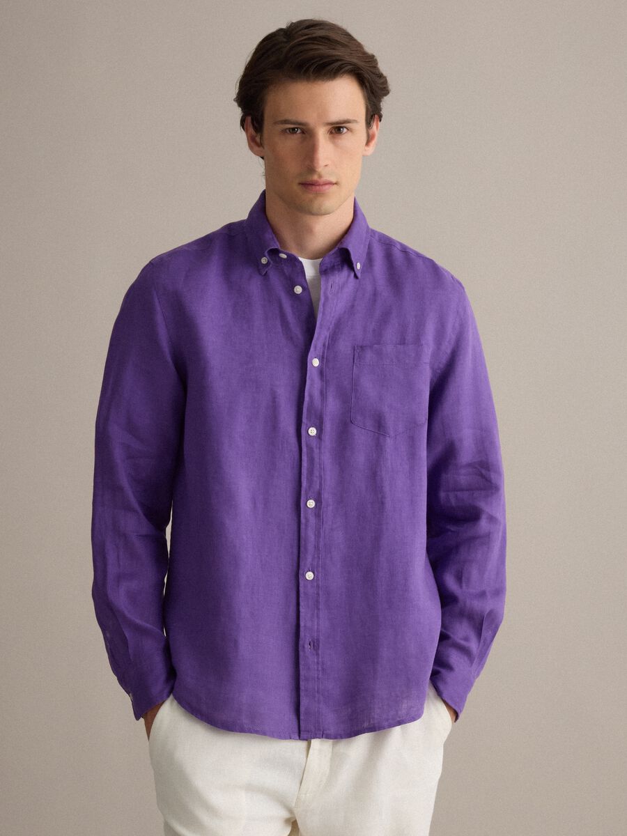Camicia viola in puro lino con colletto button down regular fit_1