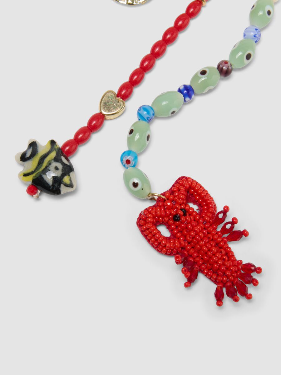 Multicolour keyring with decorative charms_2