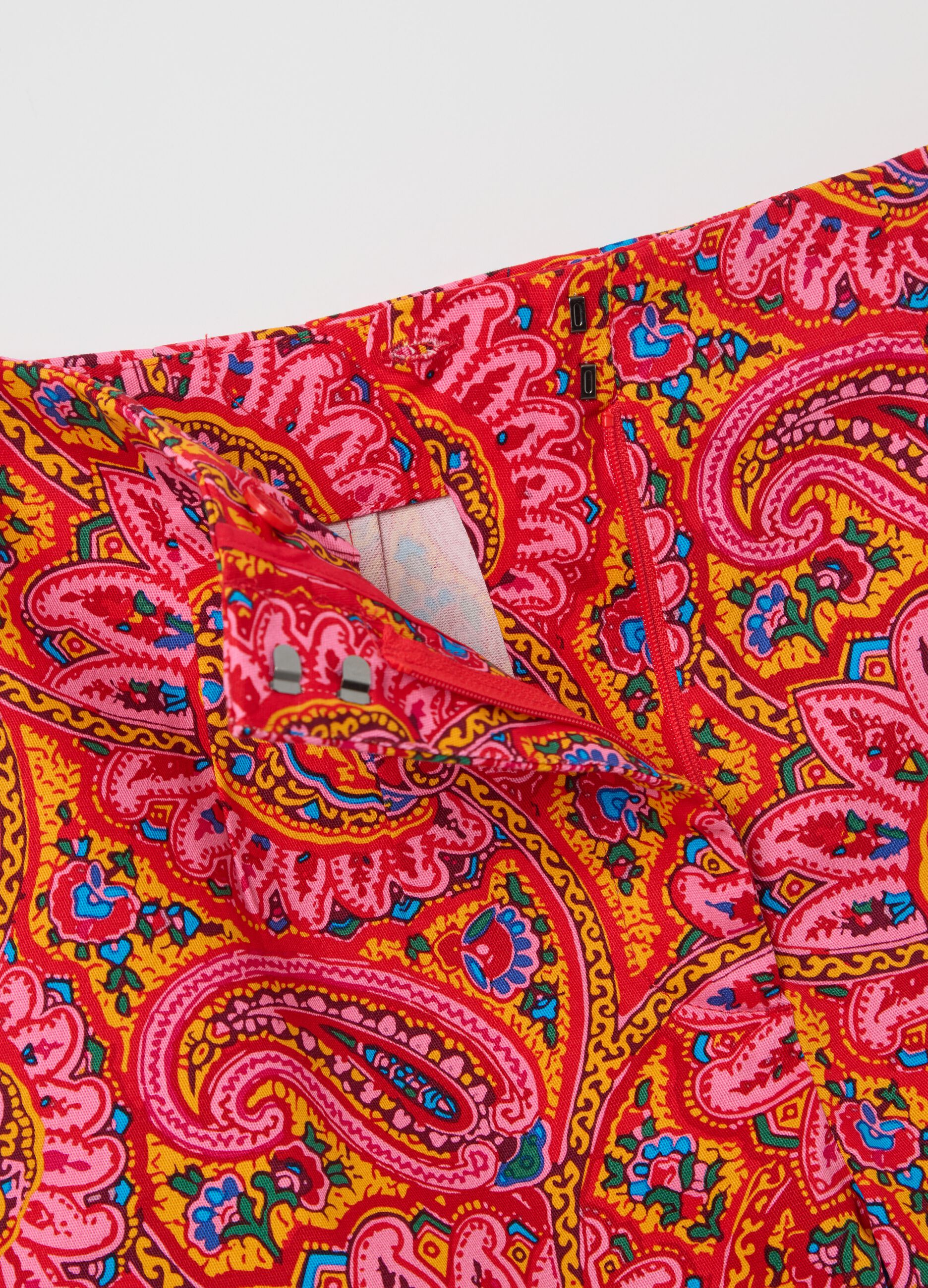 Pink and orange stretch cotton shorts with paisley print