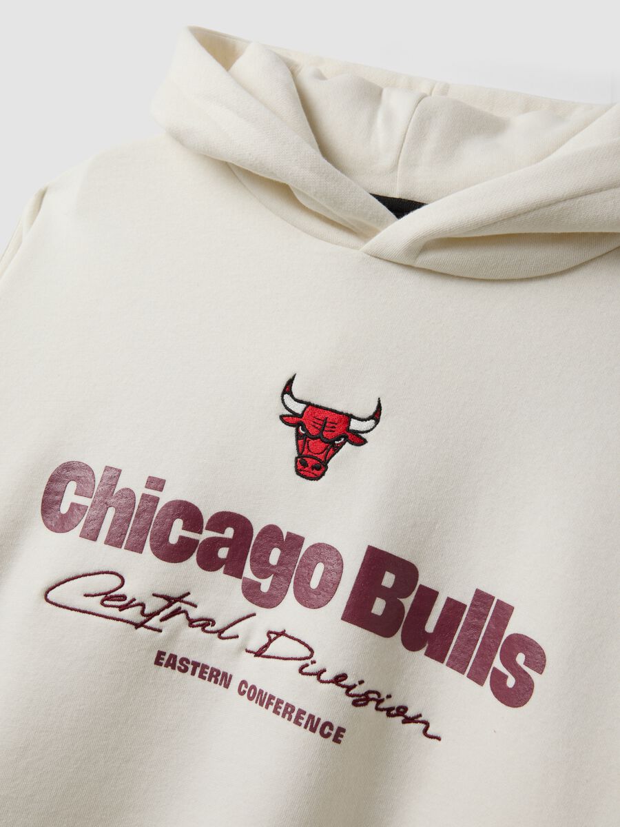 Felpa con cappuccio bianca in misto cotone con stampa Chicago Bulls_1