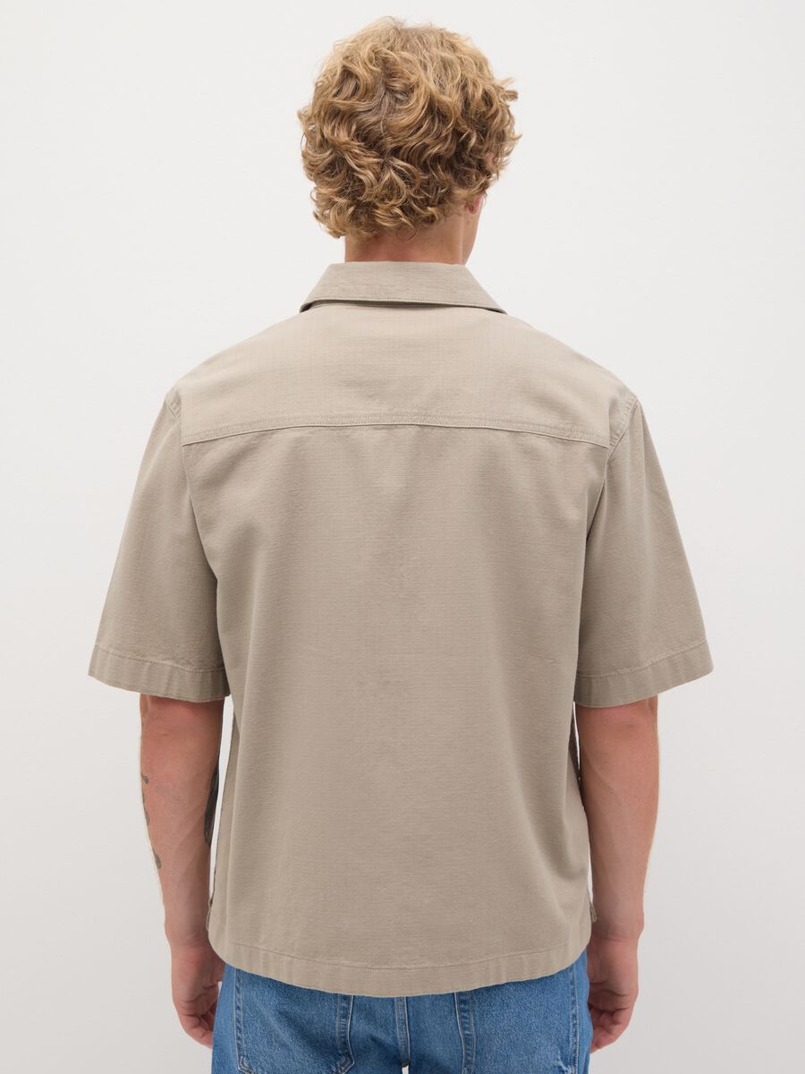 Short-sleeved green shirt in cotton_3