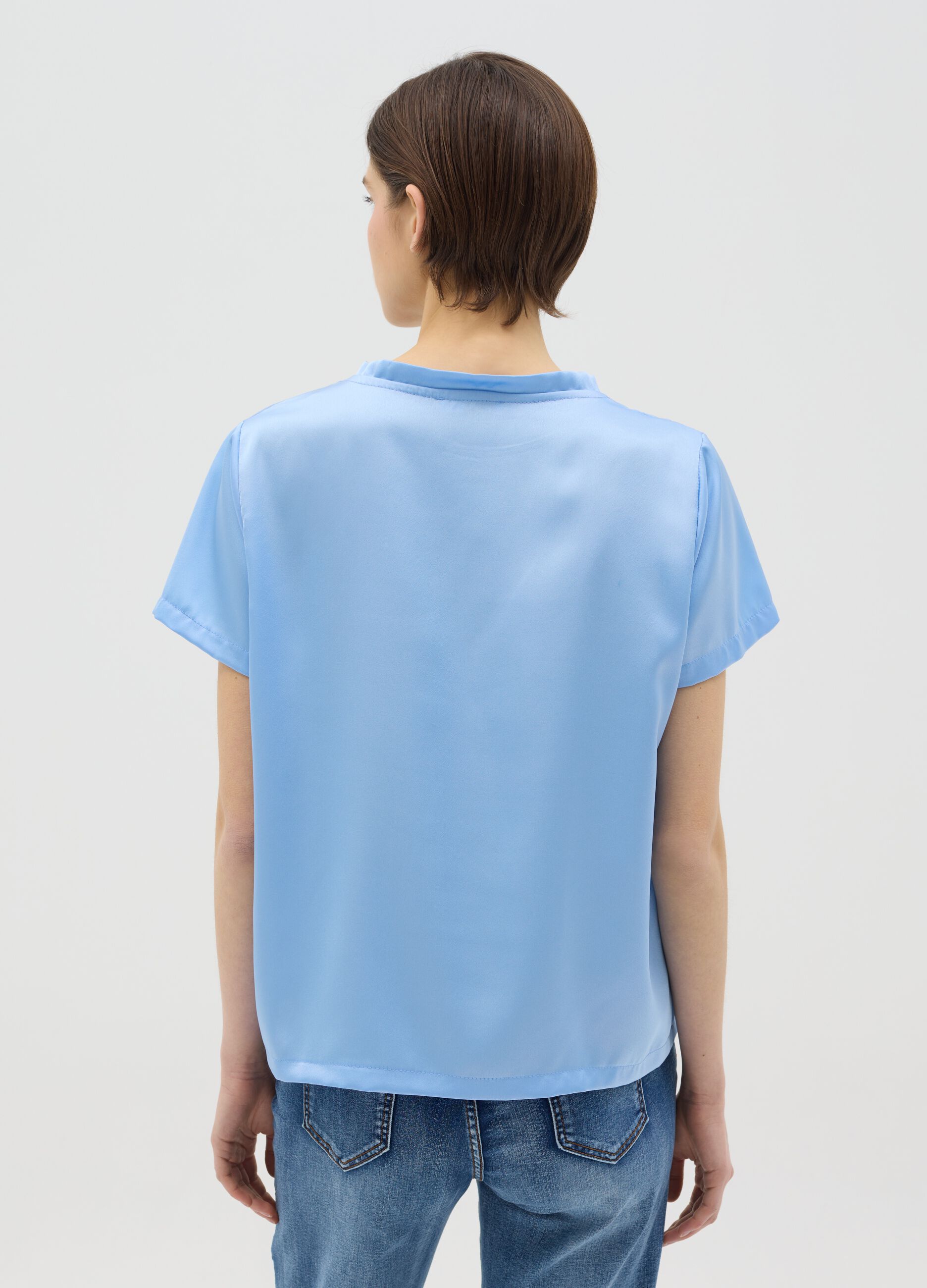 T-shirt in satin azzurra