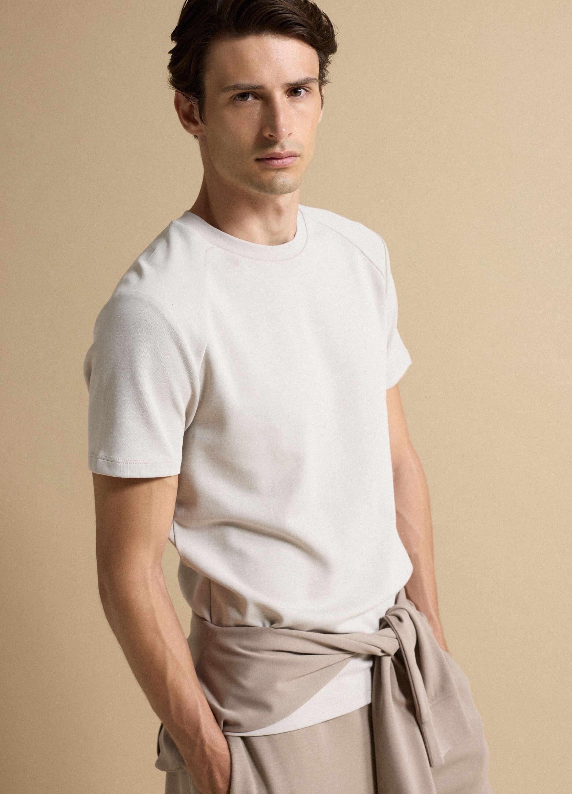 T-shirt grigia in misto cotone traspirante e ad asciugatura rapida