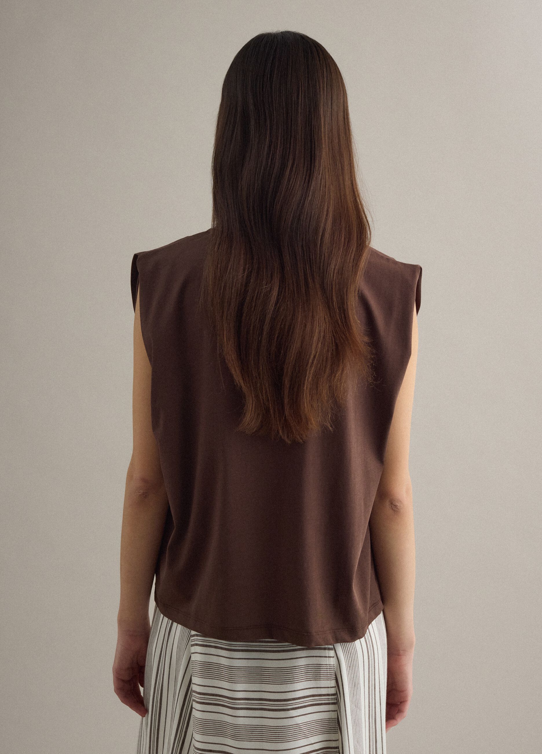Brown short-sleeved cotton-blend T-shirt