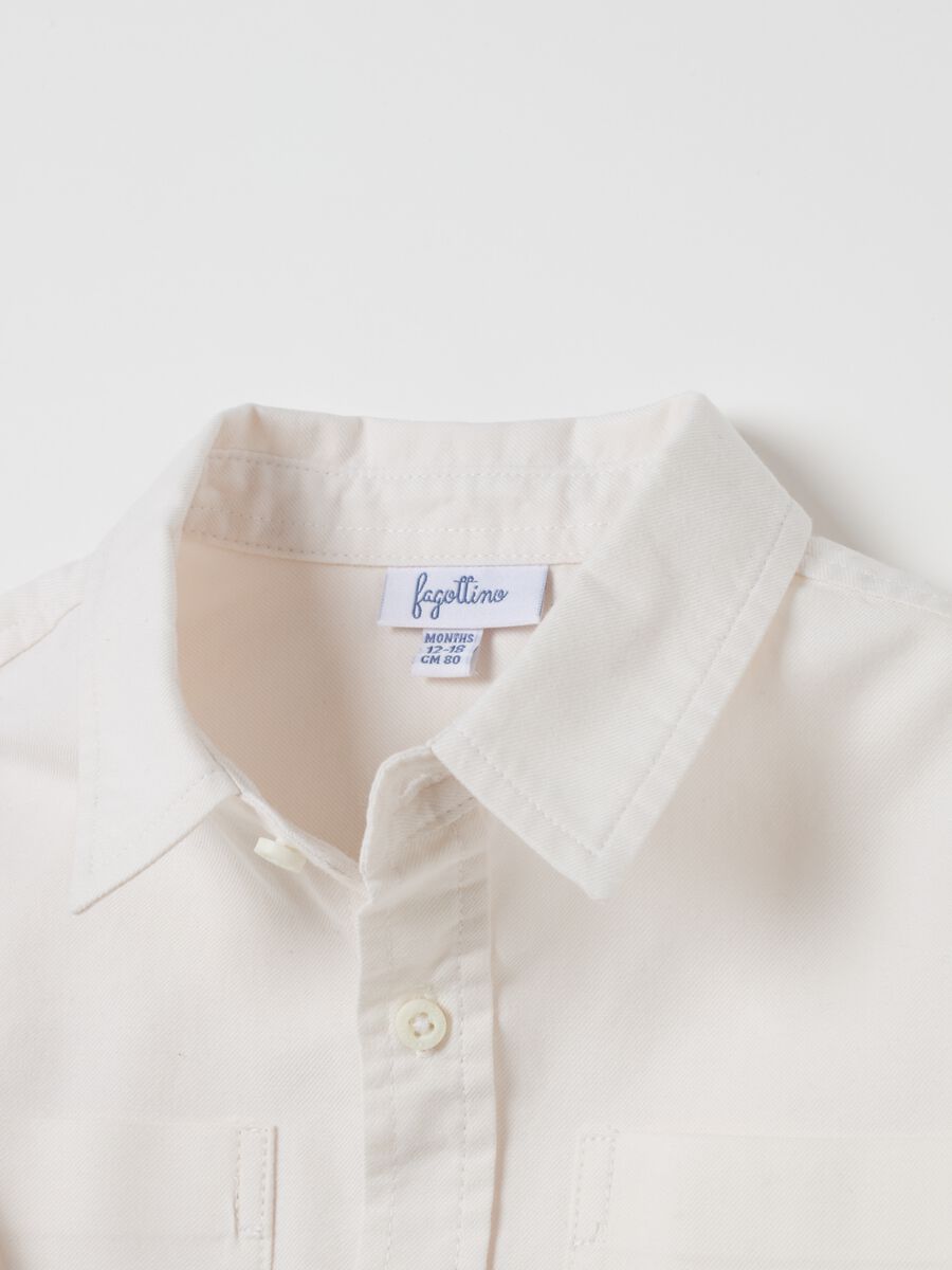 Camicia in cotone con tasche_3