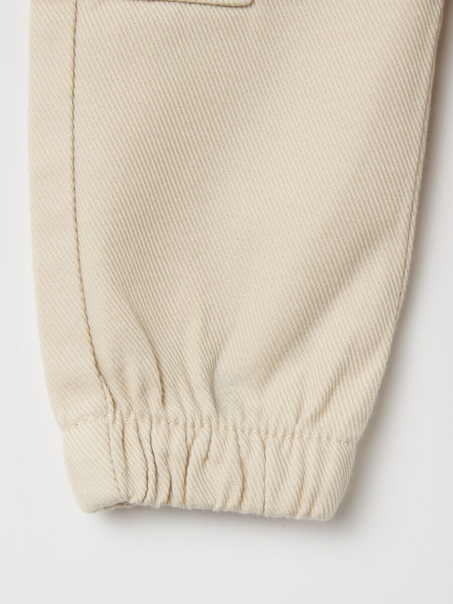 Cargo trousers in twill_3