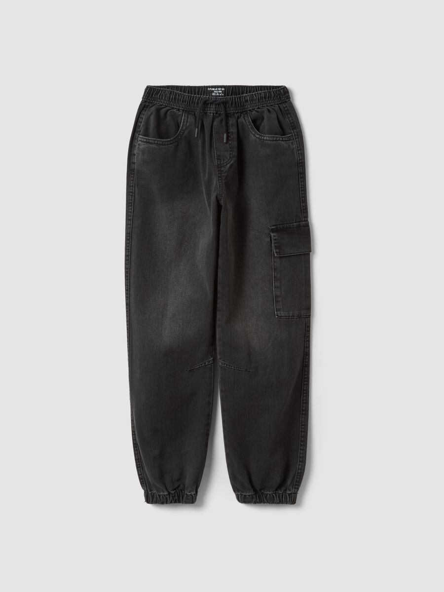 Jogger denim neri in puro cotone con tasche cargo relaxed fit_0