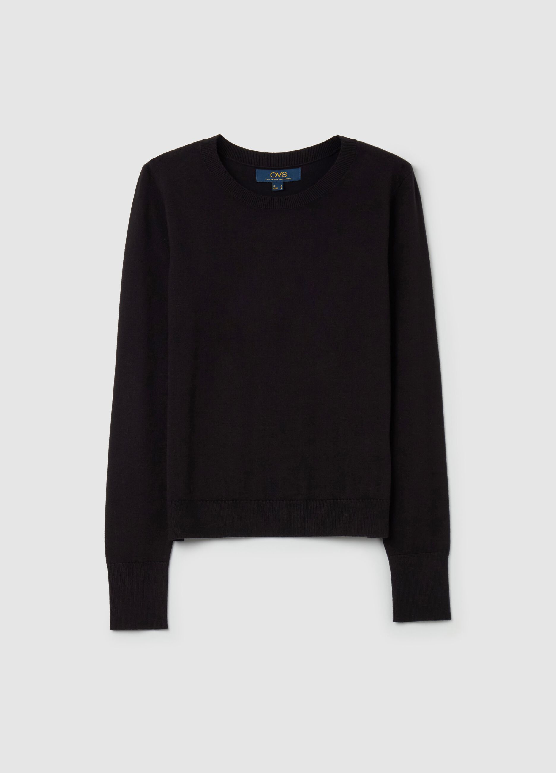 Top with round neck and long sleeves