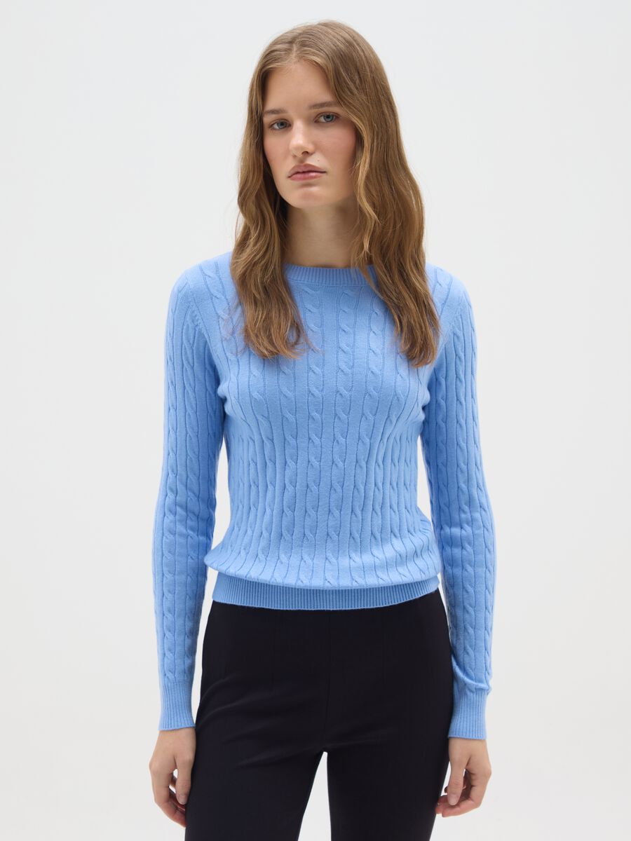 Blue Pullover with Round Neck_0