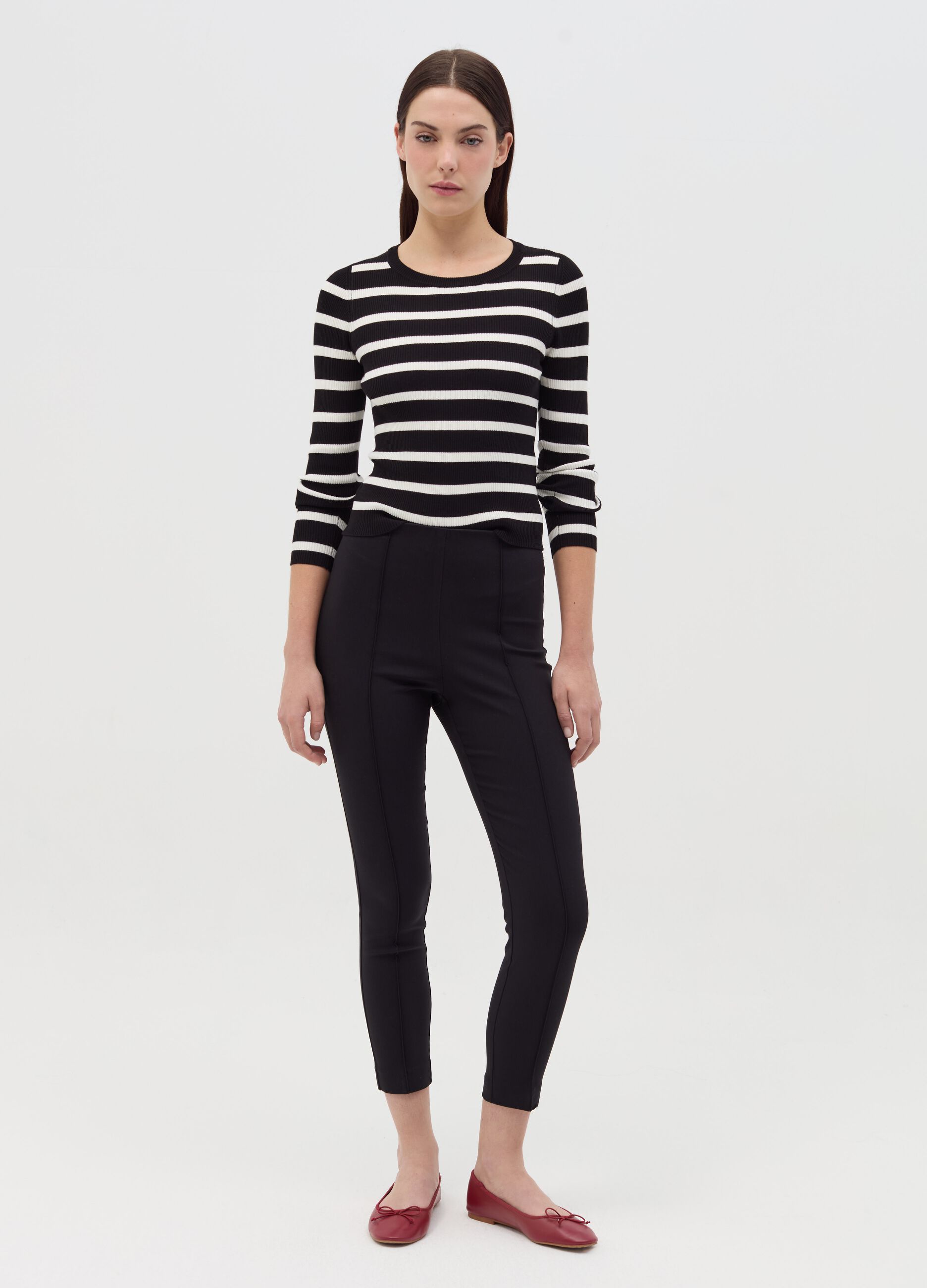 Cropped treggings with embossed seams