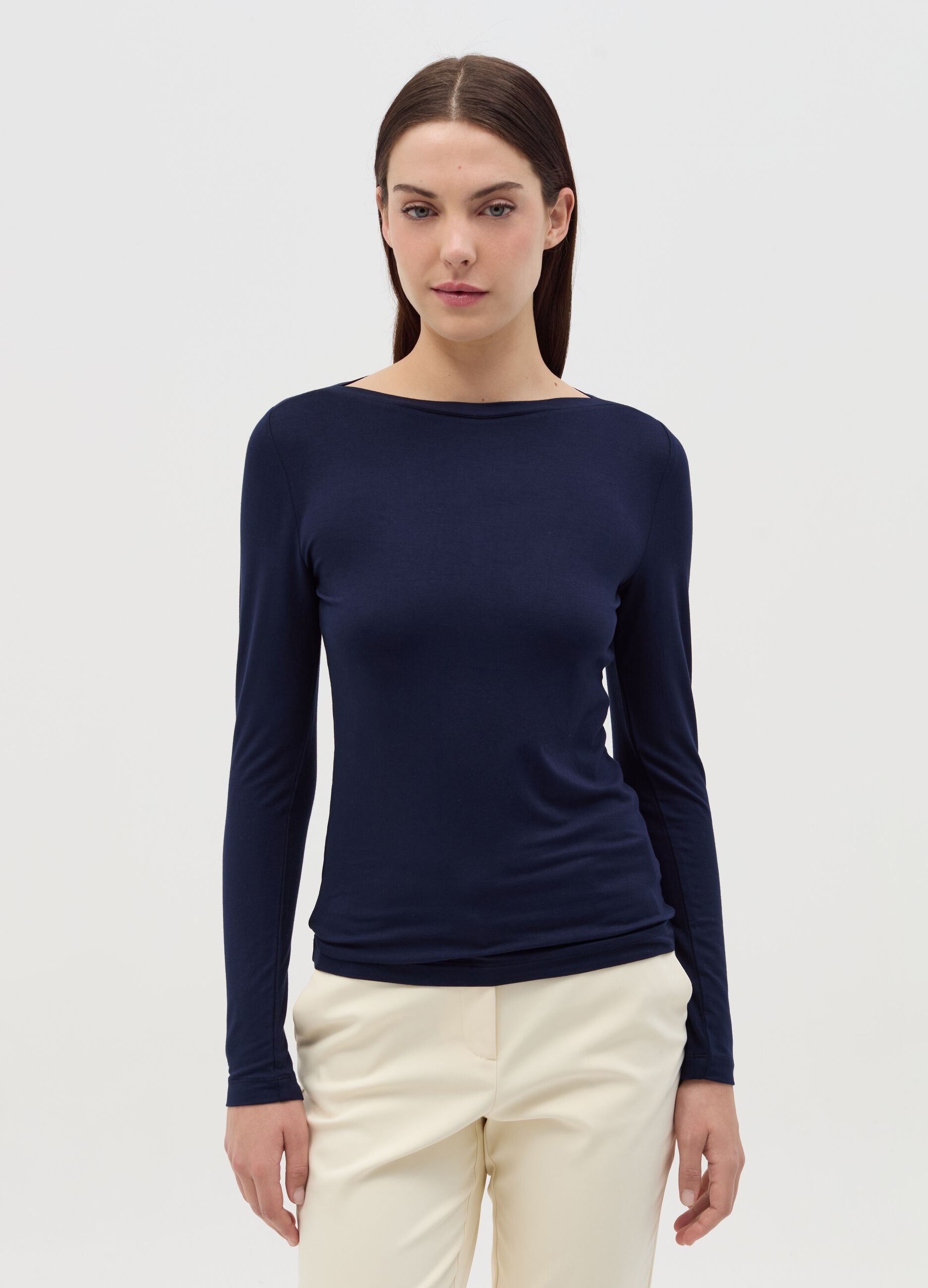 T-shirt with boat neck