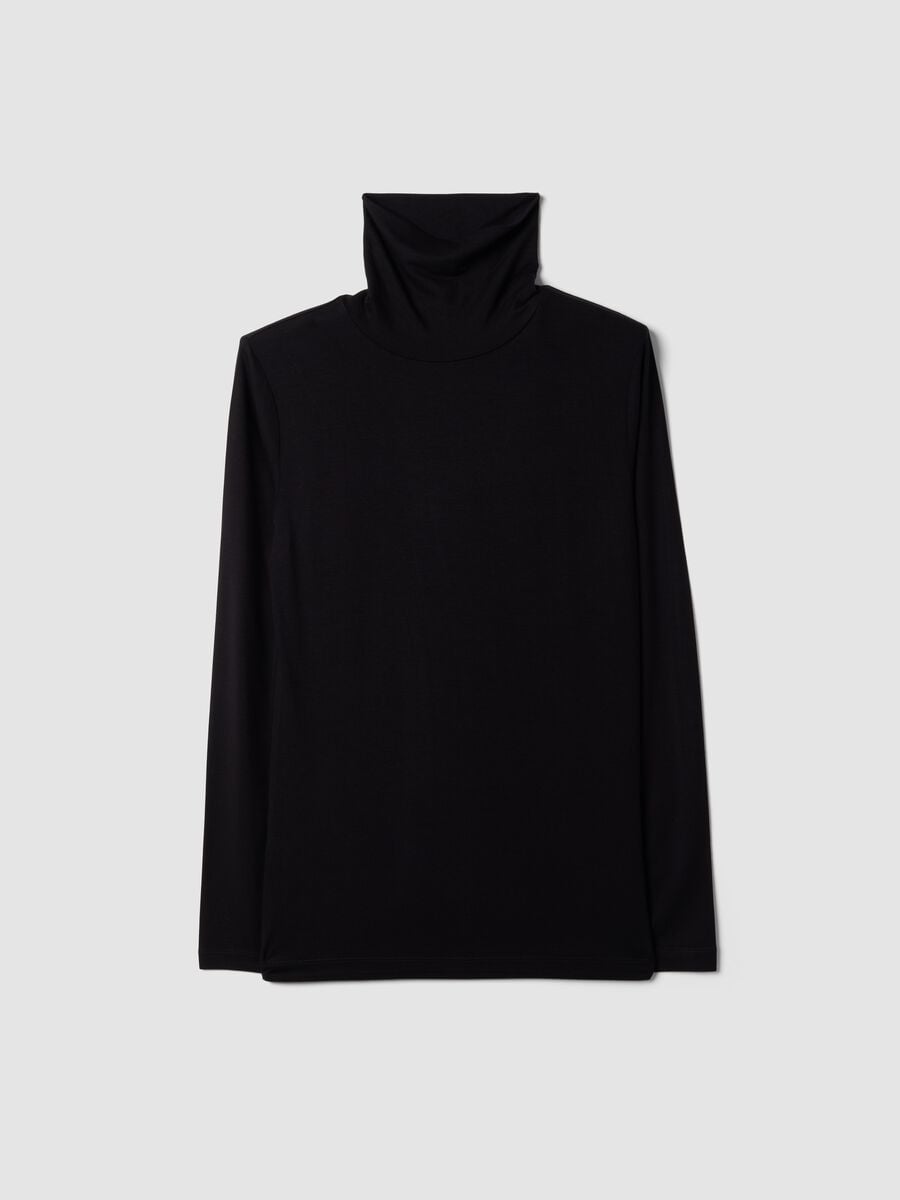 Maglia nera in viscosa elasticizzata con colletto rialzato regular fit_4