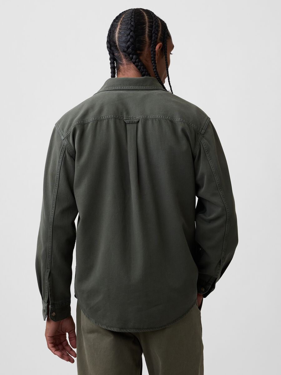 Camicia verde in misto cotone e lyocell con tasche_3