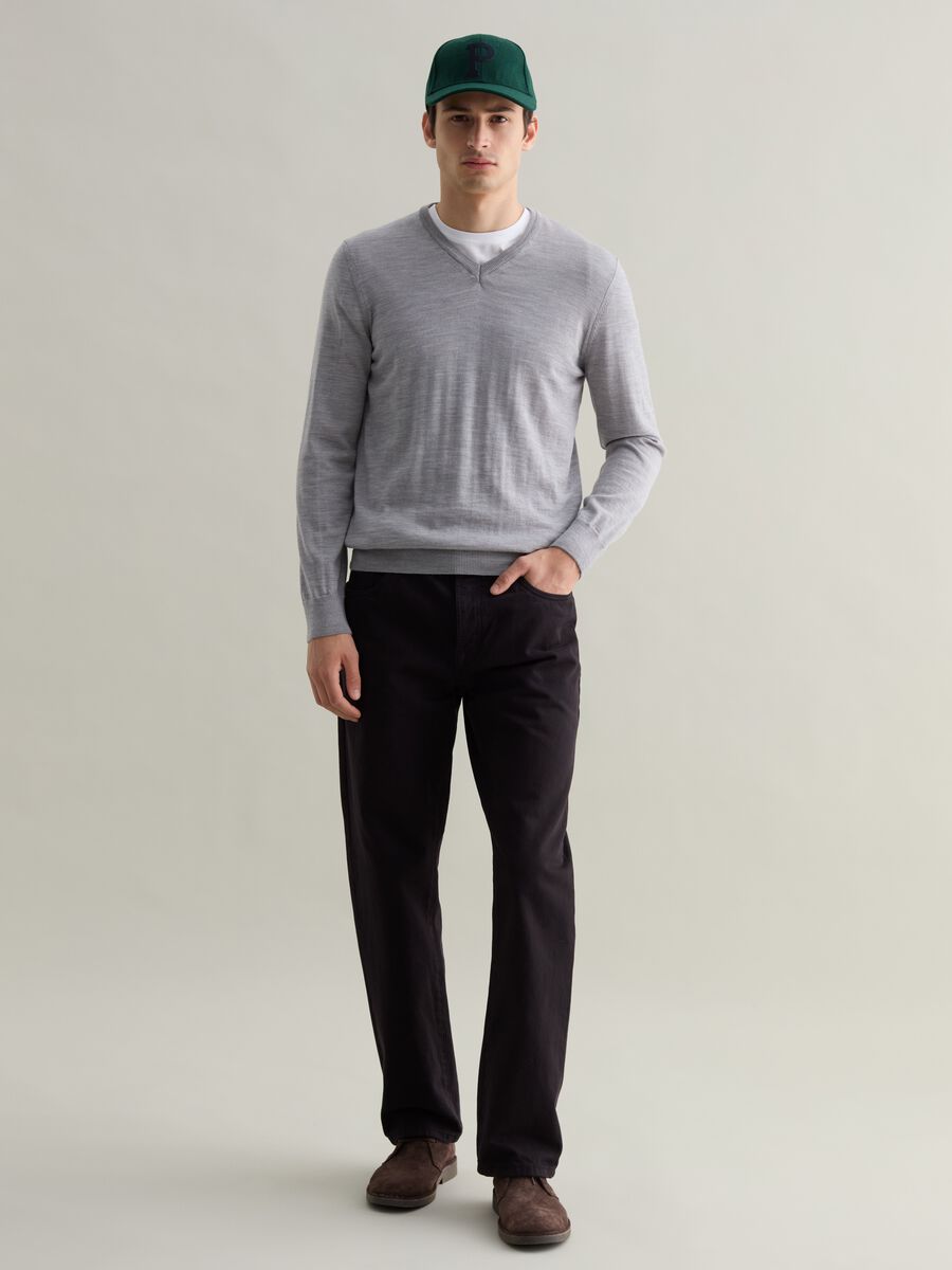 Merino wool pullover with V neck_1