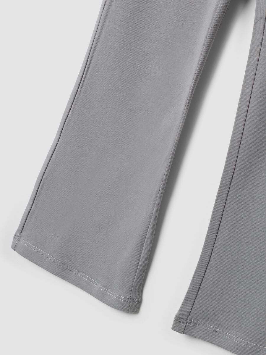Leggings grigi in cotone elasticizzato flare fit per bambina_3