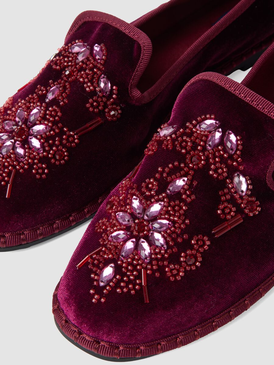 Classic burgundy red Friulane with jewel embroidery_1