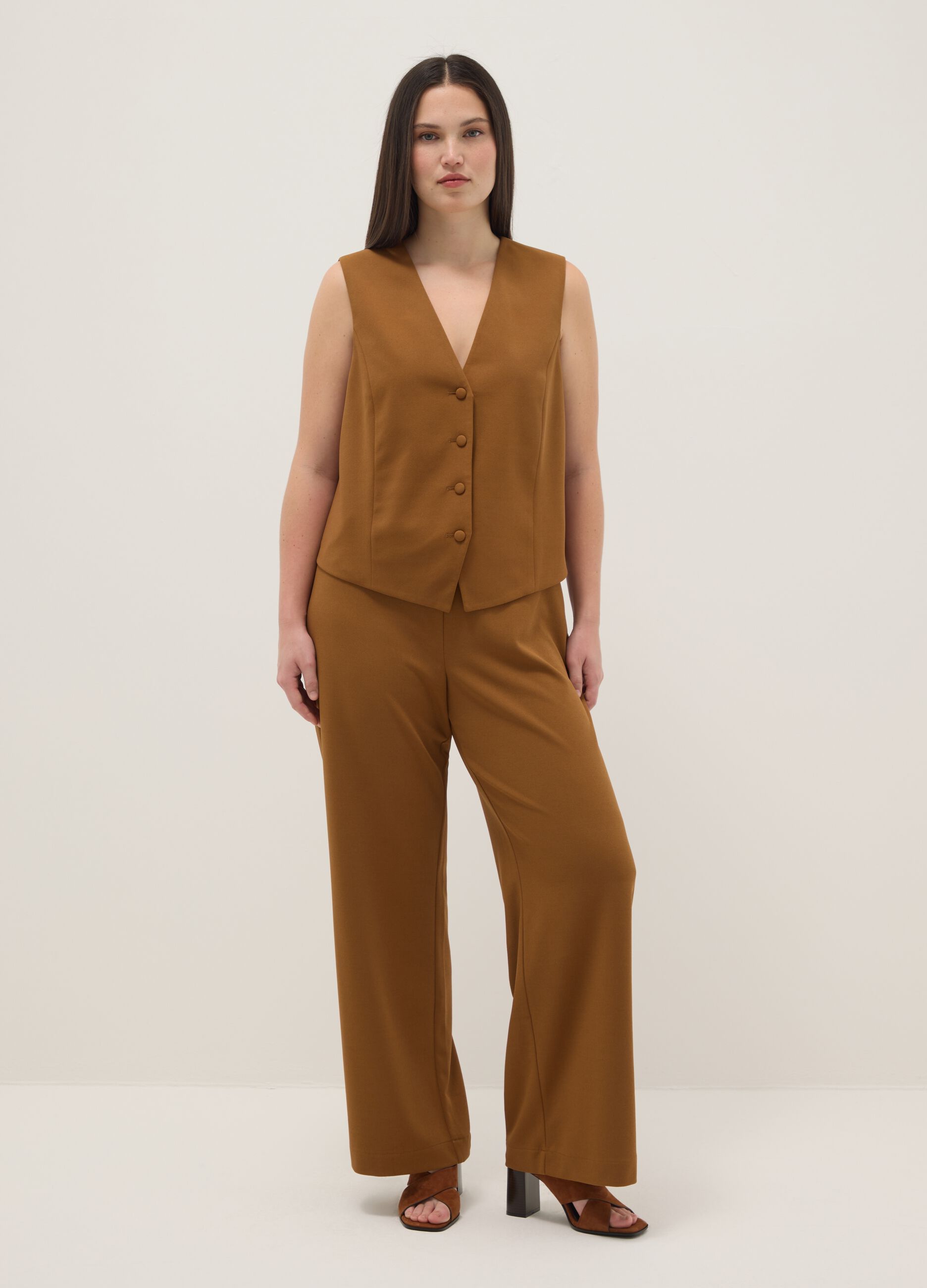 Gilet marrone regular fit con bottoni