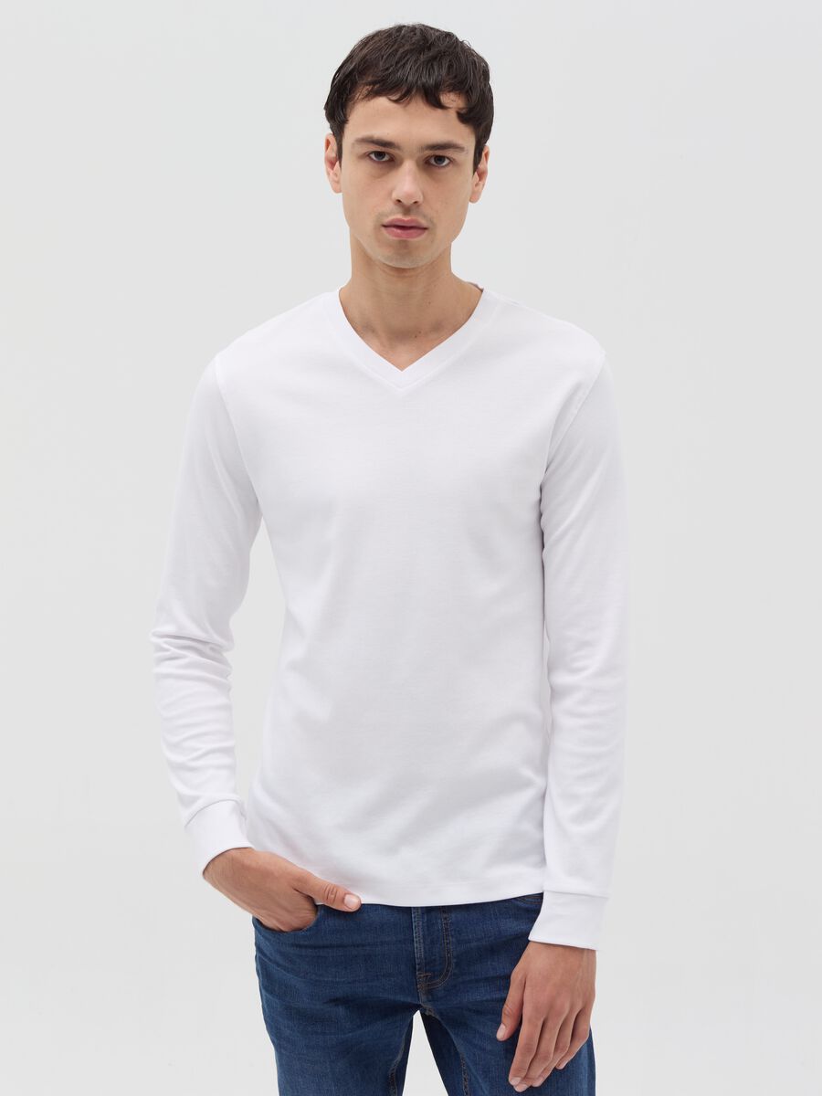 Long-sleeved T-shirt with V neck_0