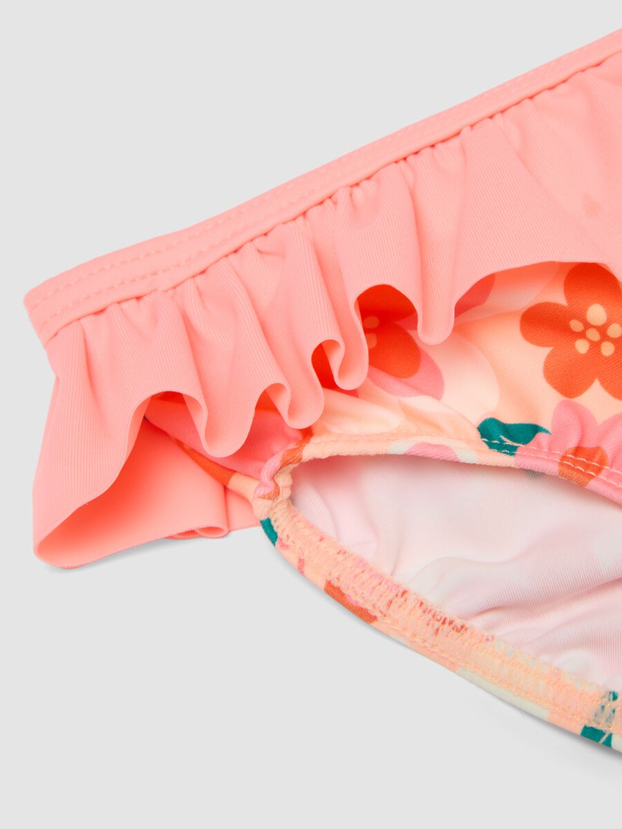 Pink stretchy fabric swim briefs with ruffles for baby girls_2