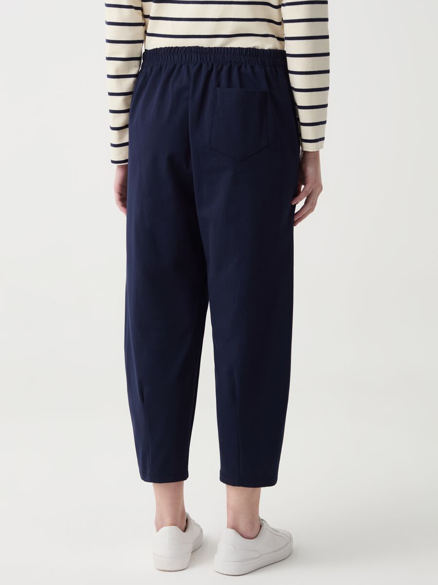 Carrot-fit cropped trousers_2