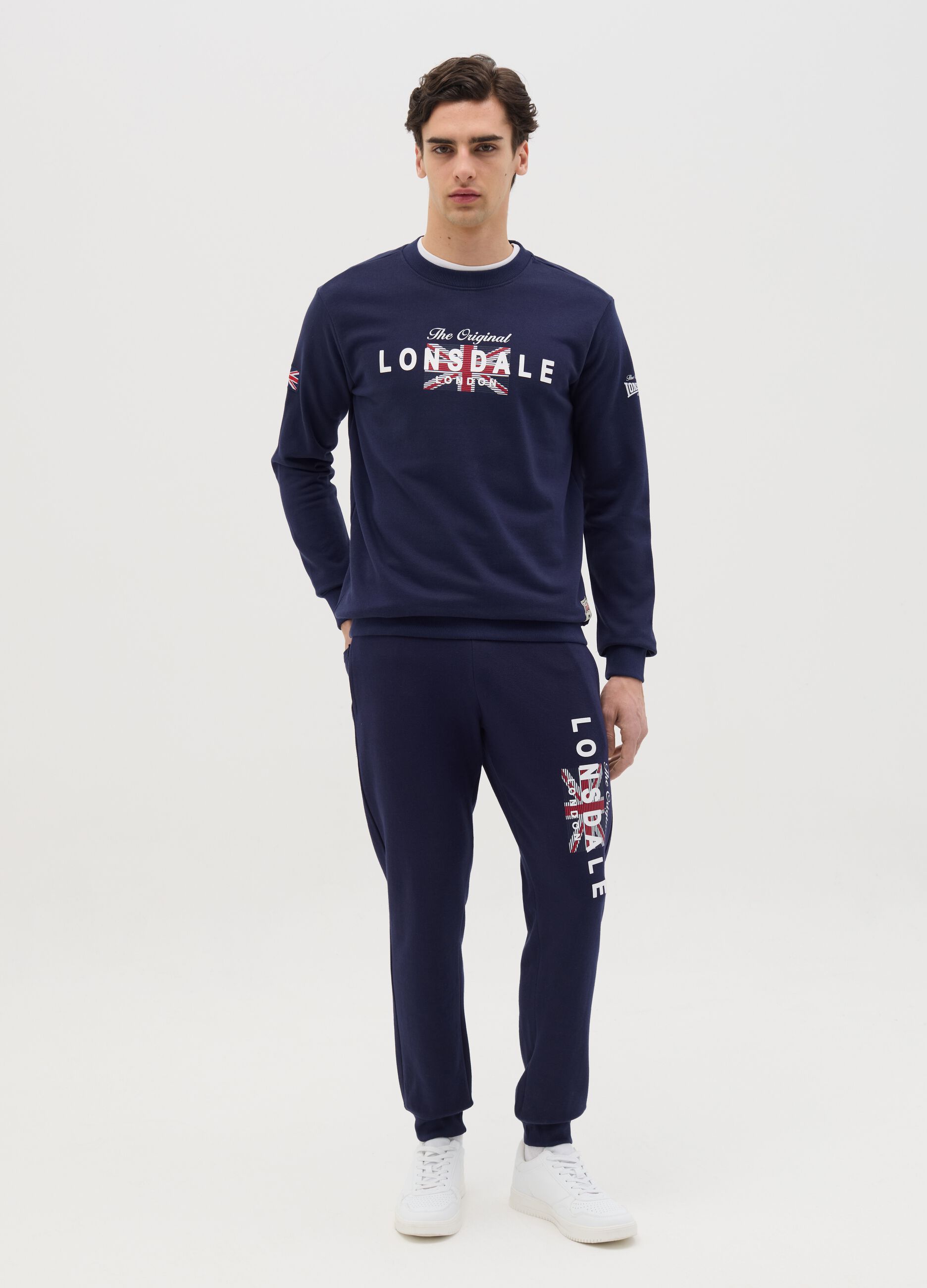 Blue sweatshirt with round neck