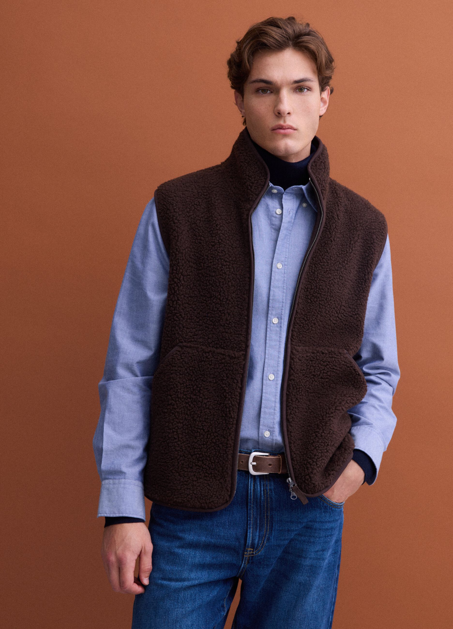 Brown regular-fit gilet with teddy-effect fabric