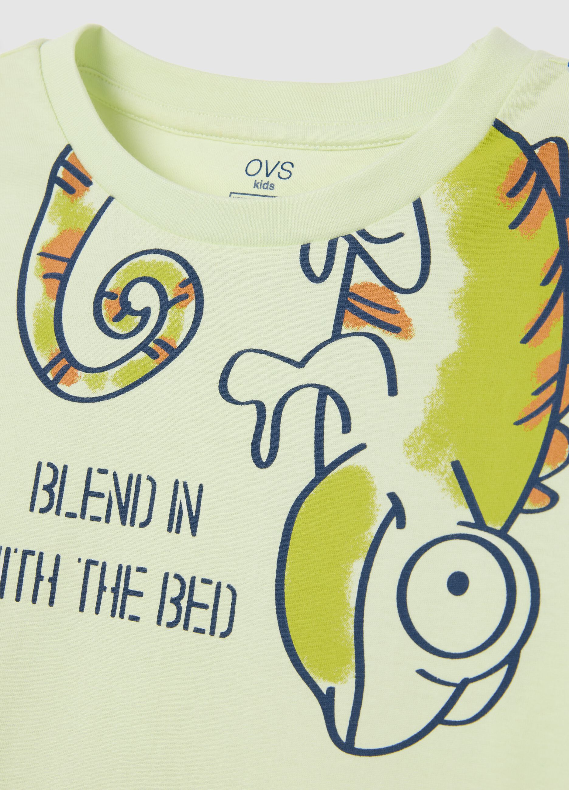 Multicolour pure cotton kids' T-shirt and shorts set with regular fit