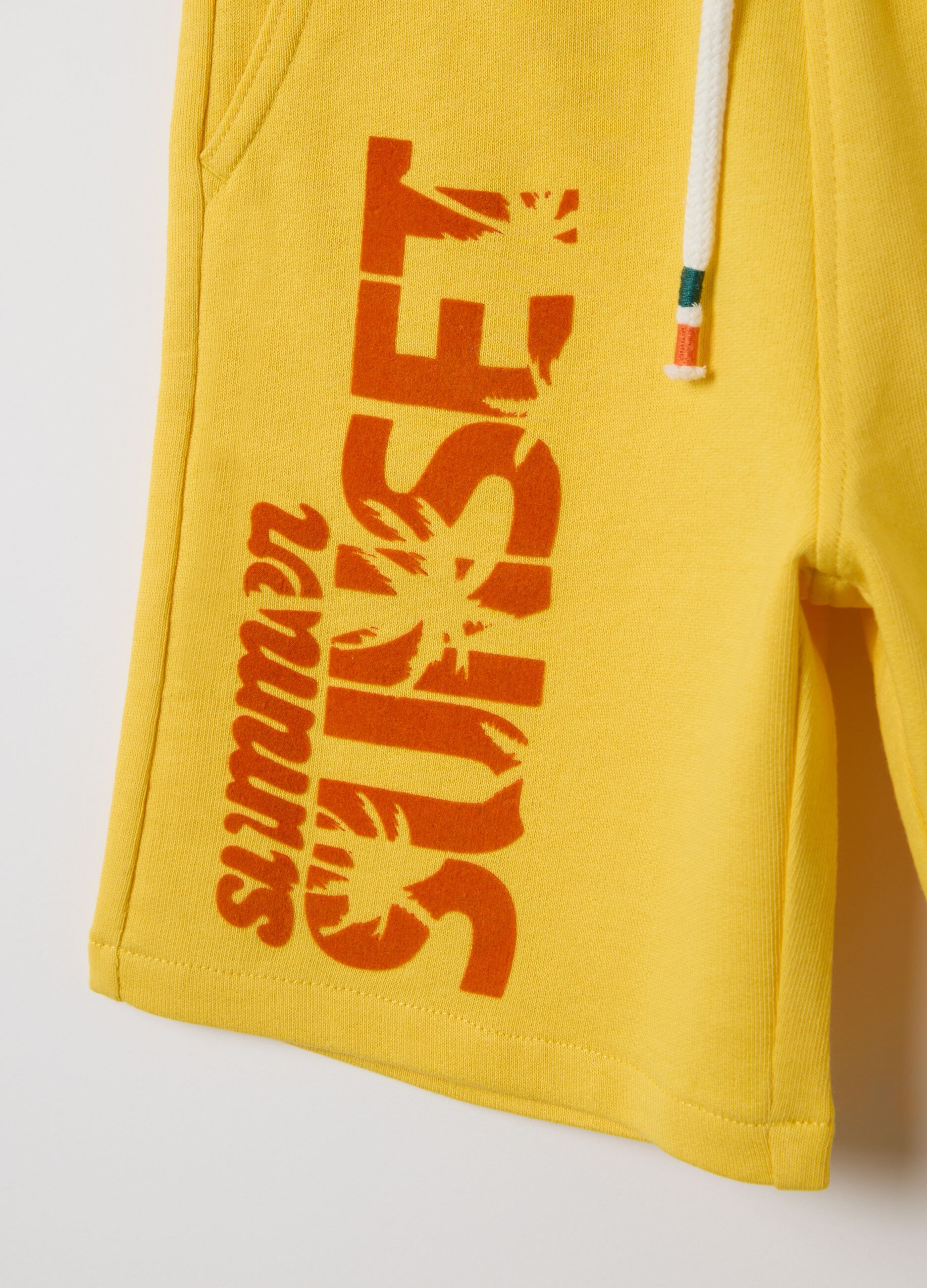 Short yellow trousers in cotton