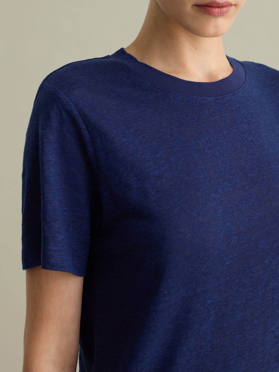 Linen T-shirt with round neck_2
