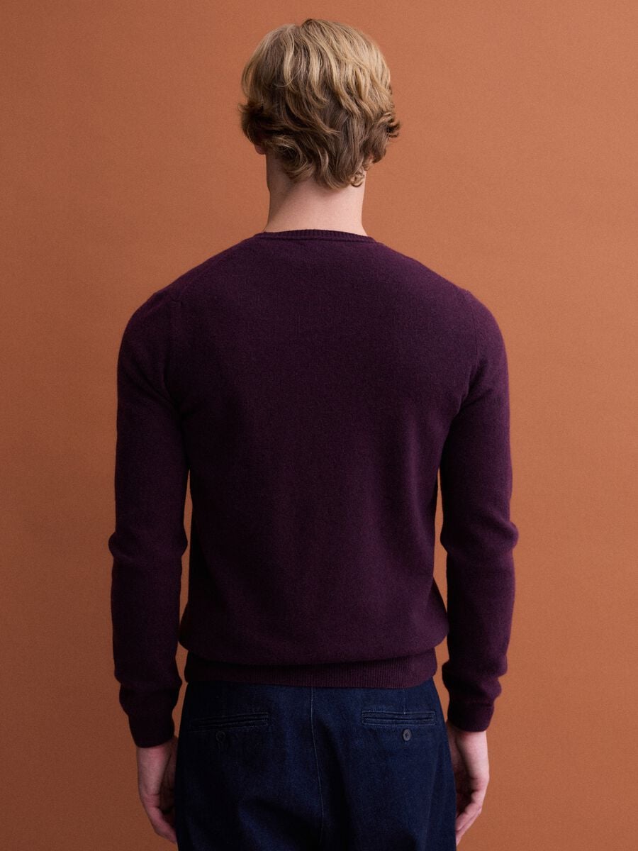 Pullover viola in pura lana a girocollo regular fit_3