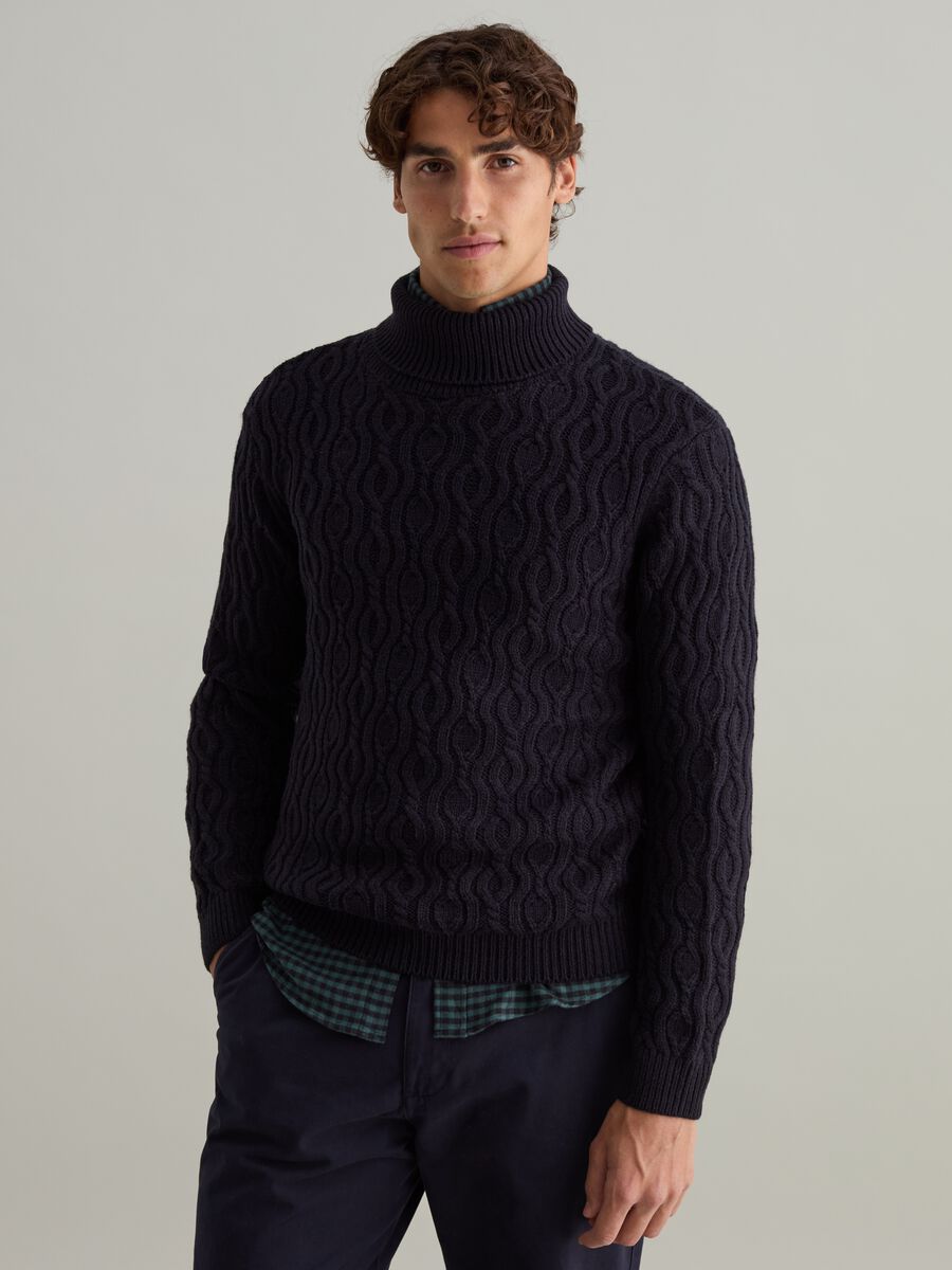 Pullover collo alto lavorazione ondulata_0
