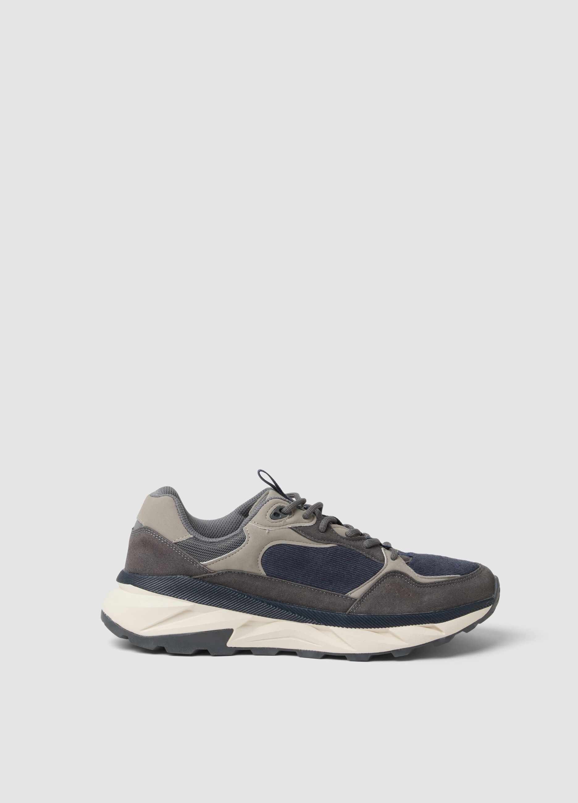 Sneakers blu casual con lacci e suola running