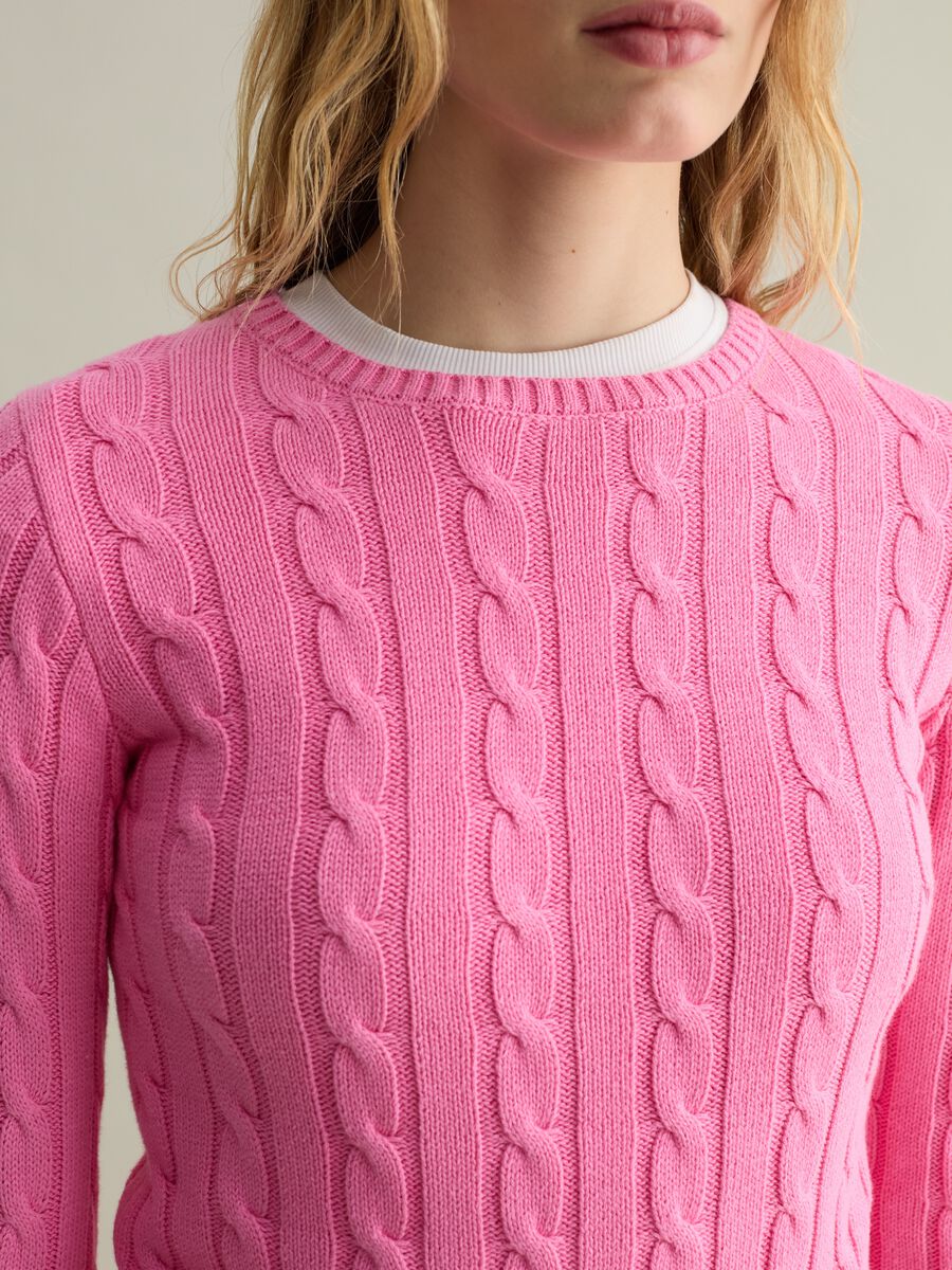 Ribbed pullover with cable-knit design_3