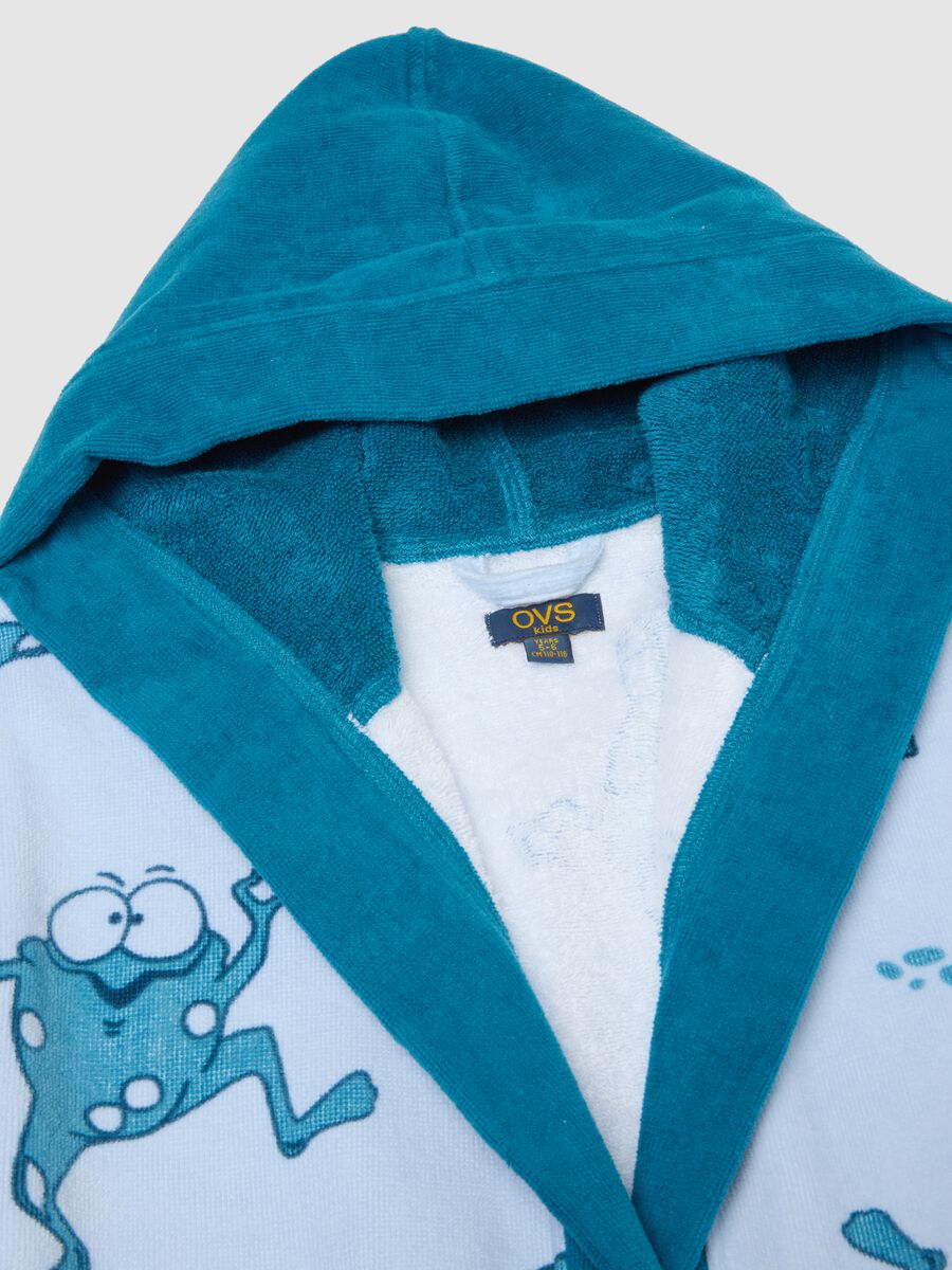 Boys' regular fit multicolour pure cotton bathrobe with prints_3