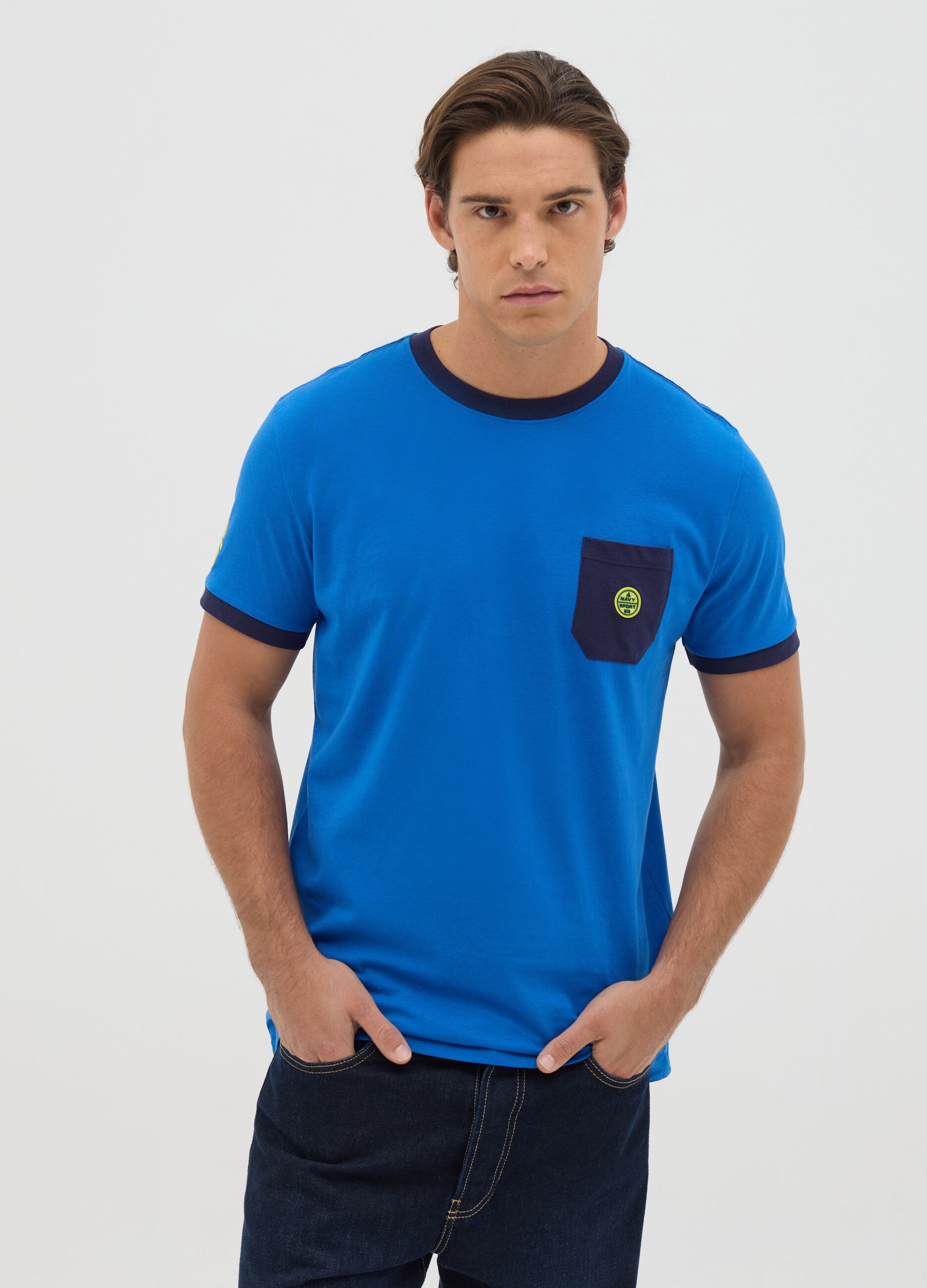 Blue T-shirt with pocket and contrasting details