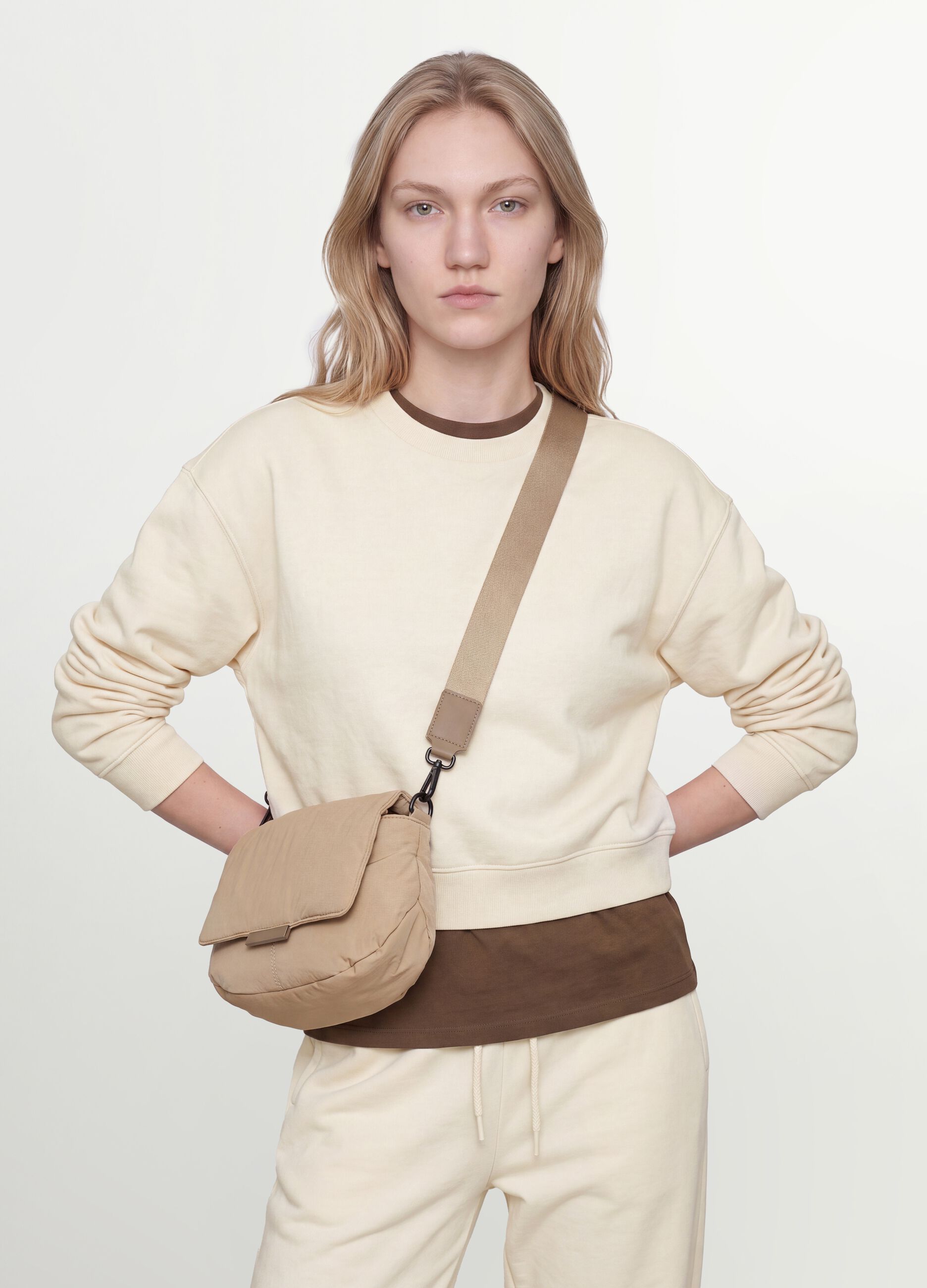 Felpa bianca in misto cotone a girocollo regular fit