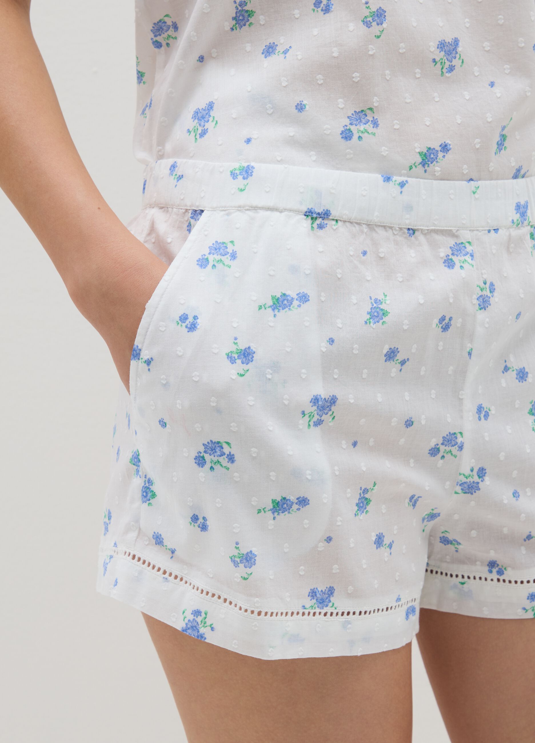 Women's white pure cotton regular fit pyjamas