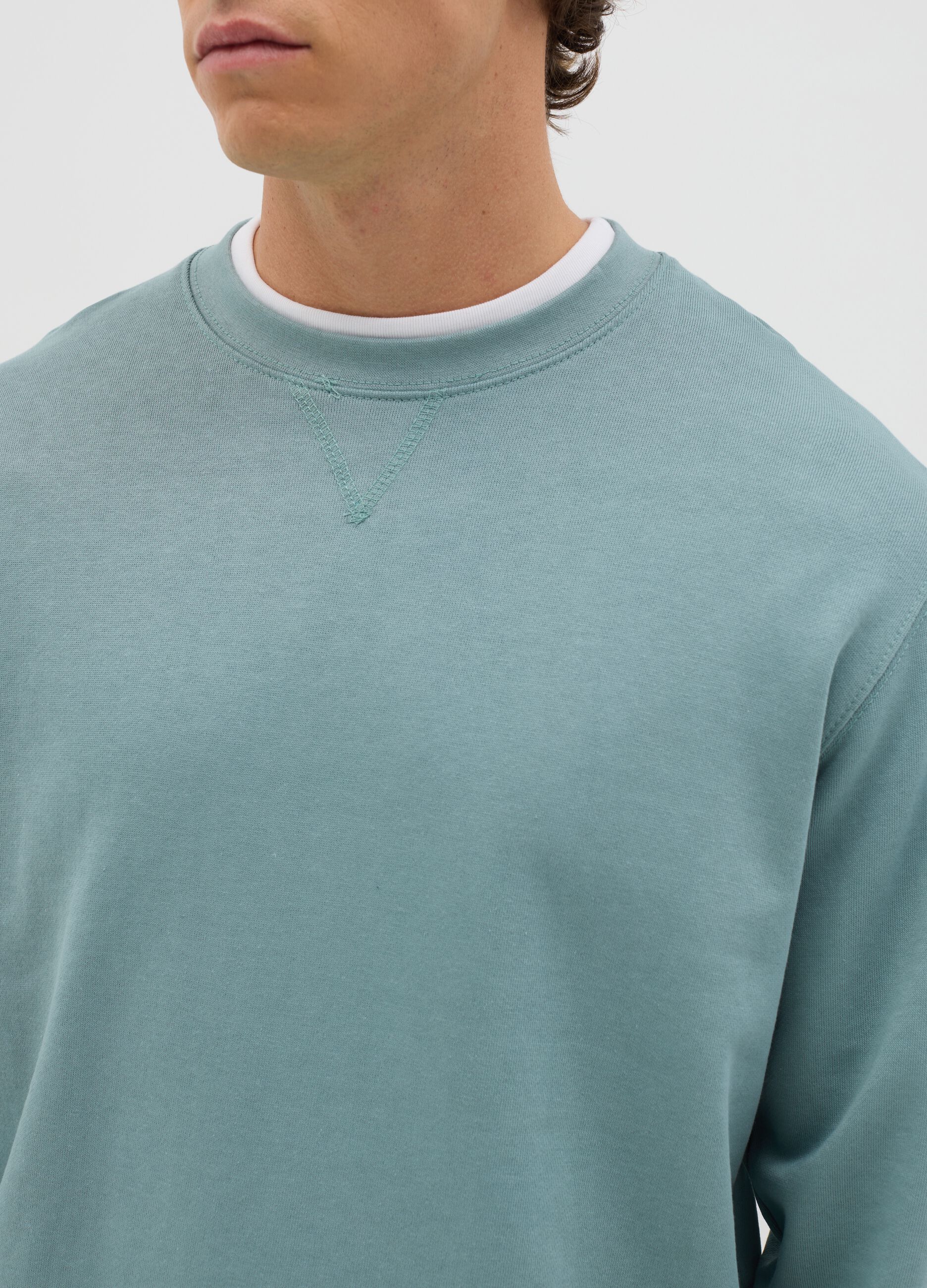 Oversized sweatshirt with round neck