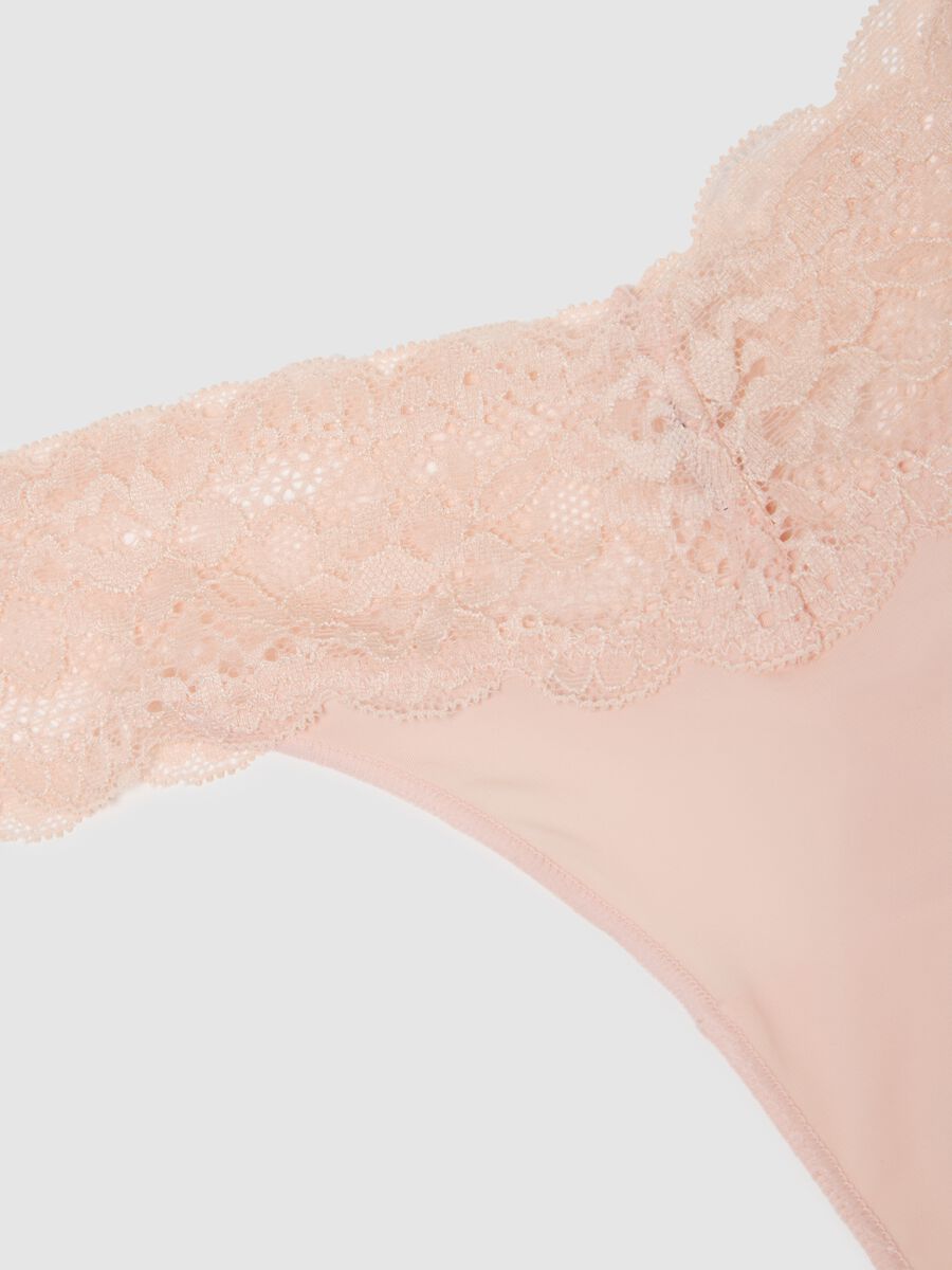 Pink lace thong regular fit_5