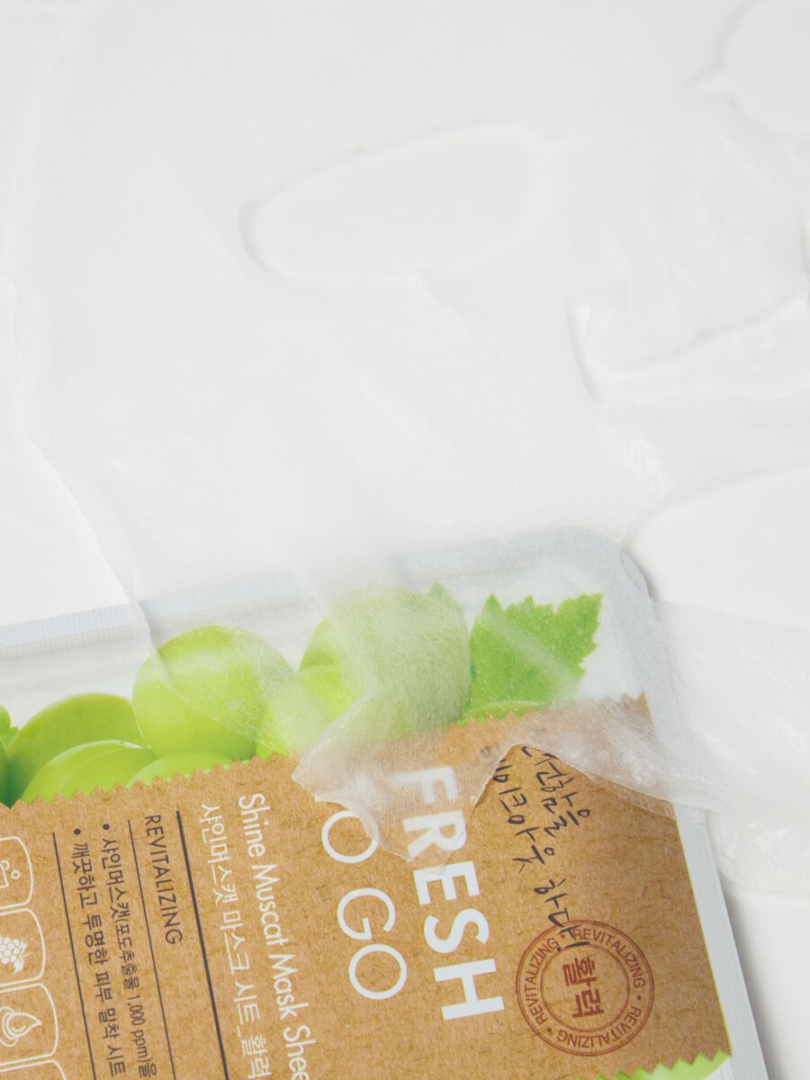 Revitalising fabric mask with high-quality shine muscat grape extract - Korean skincare_1