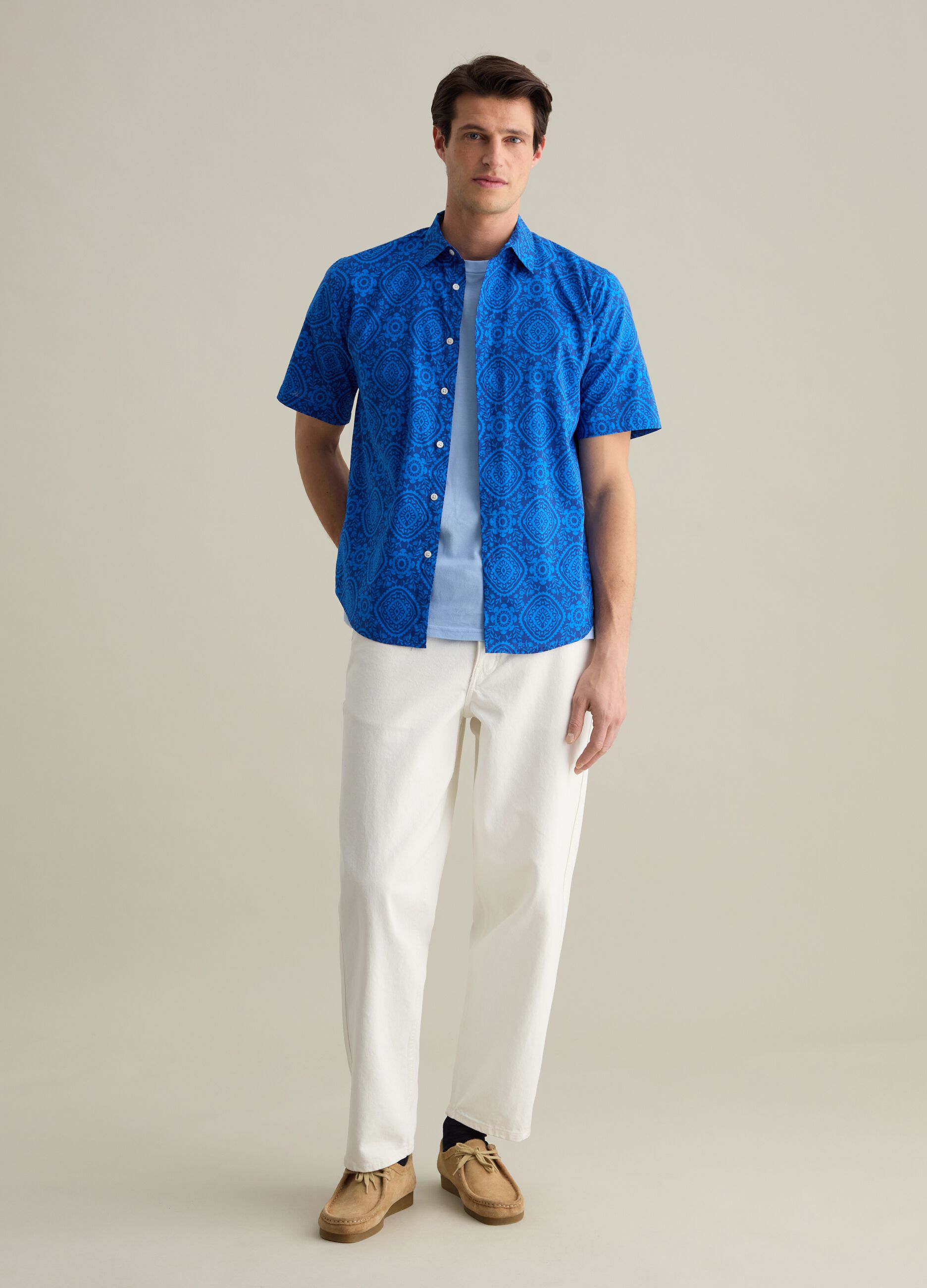 Short-sleeved shirt with print