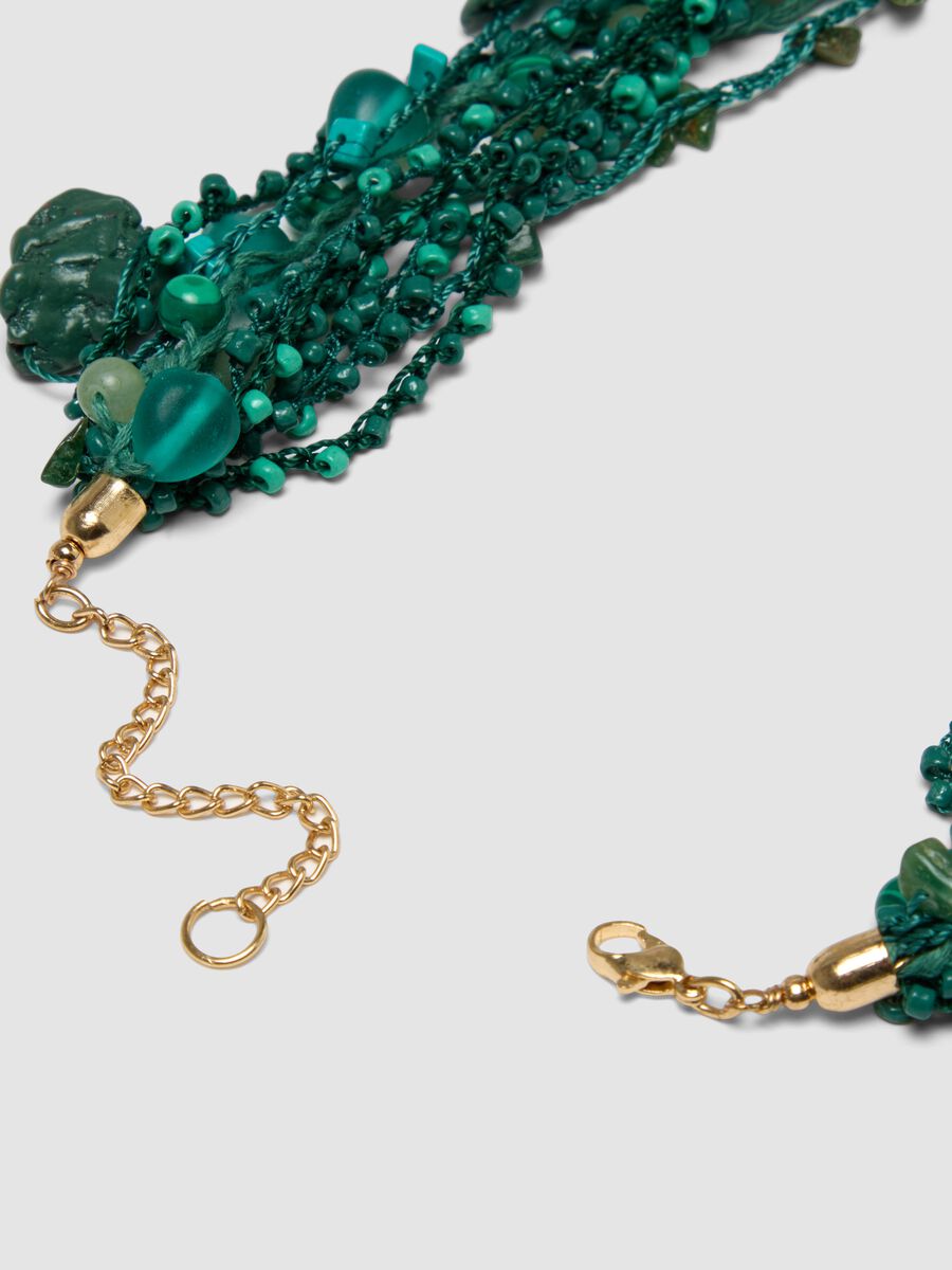 Green multi-strand necklace with decorative stones_2