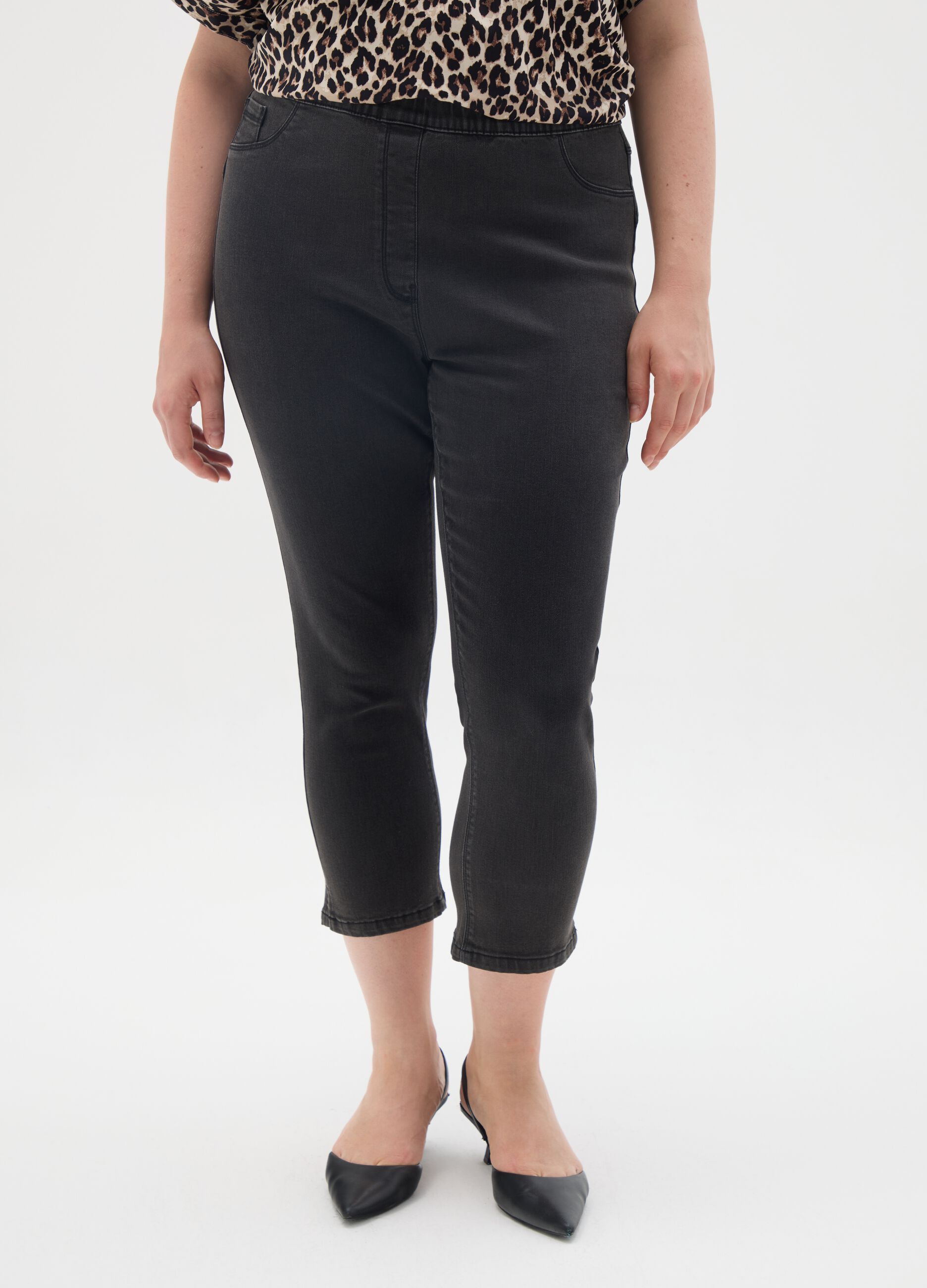 Women's black denim regular fit jeggings