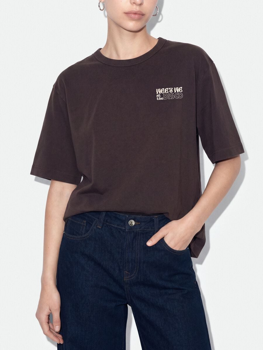 T-shirt grigia in puro cotone over fit con scritta sul petto_3