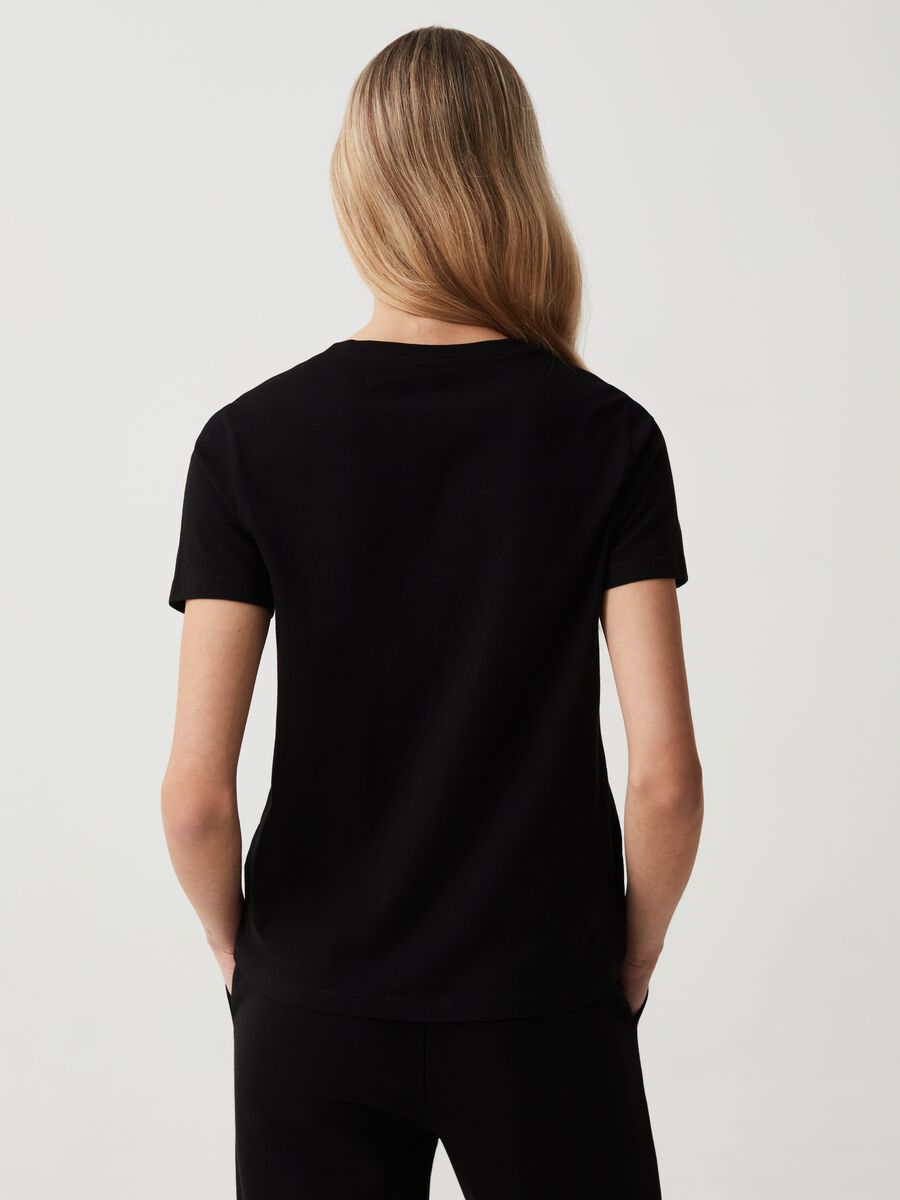 Essential V-neck T-shirt in cotton_2