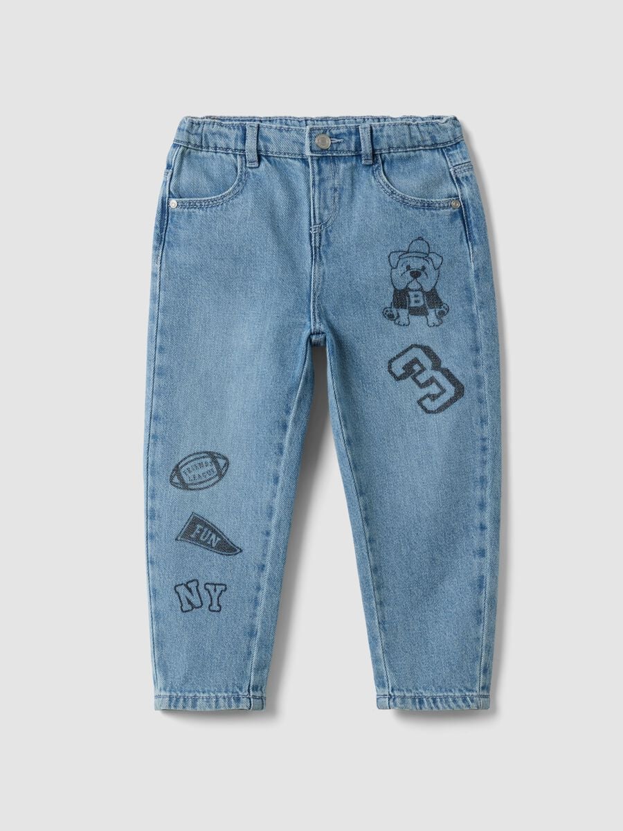 Jeans denim azzurri in misto cotone e viscosa con stampe college_0